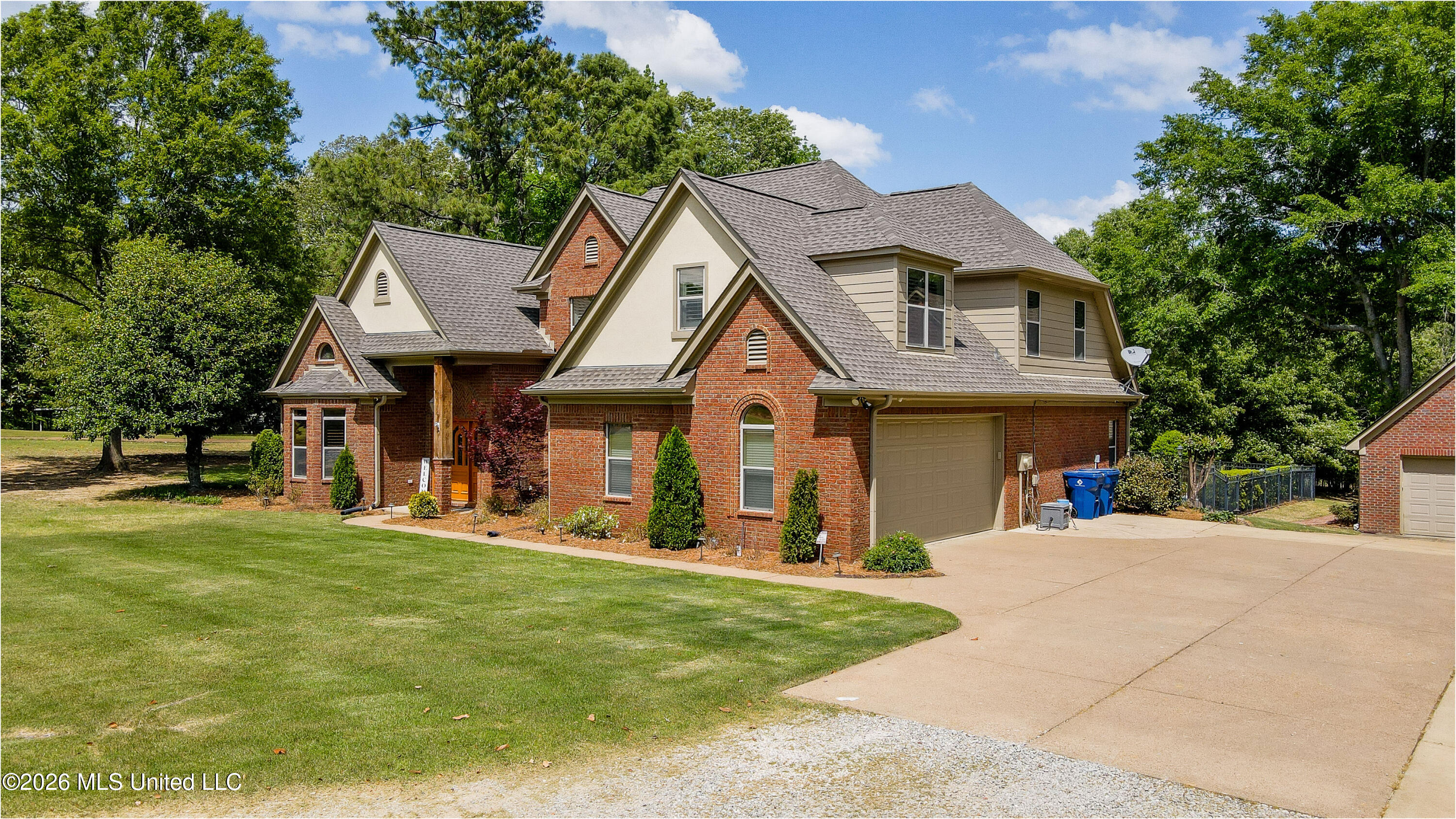 1290 S Robertson Road Property Photo 4