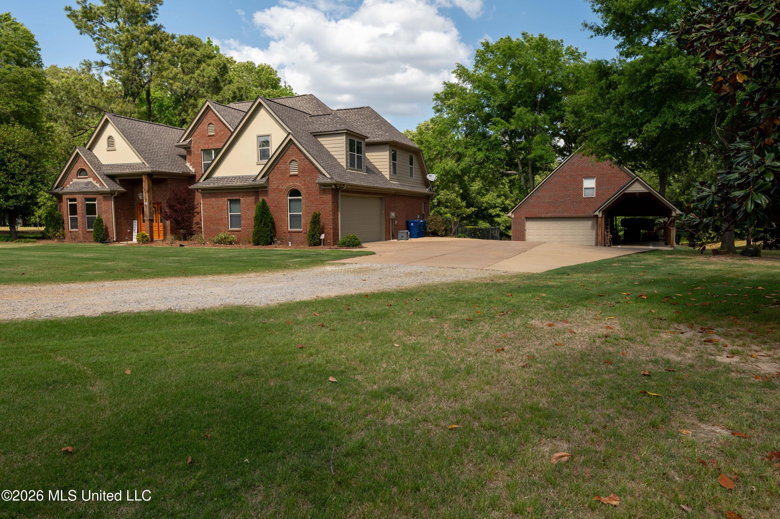 1290 S Robertson Road Property Photo 5