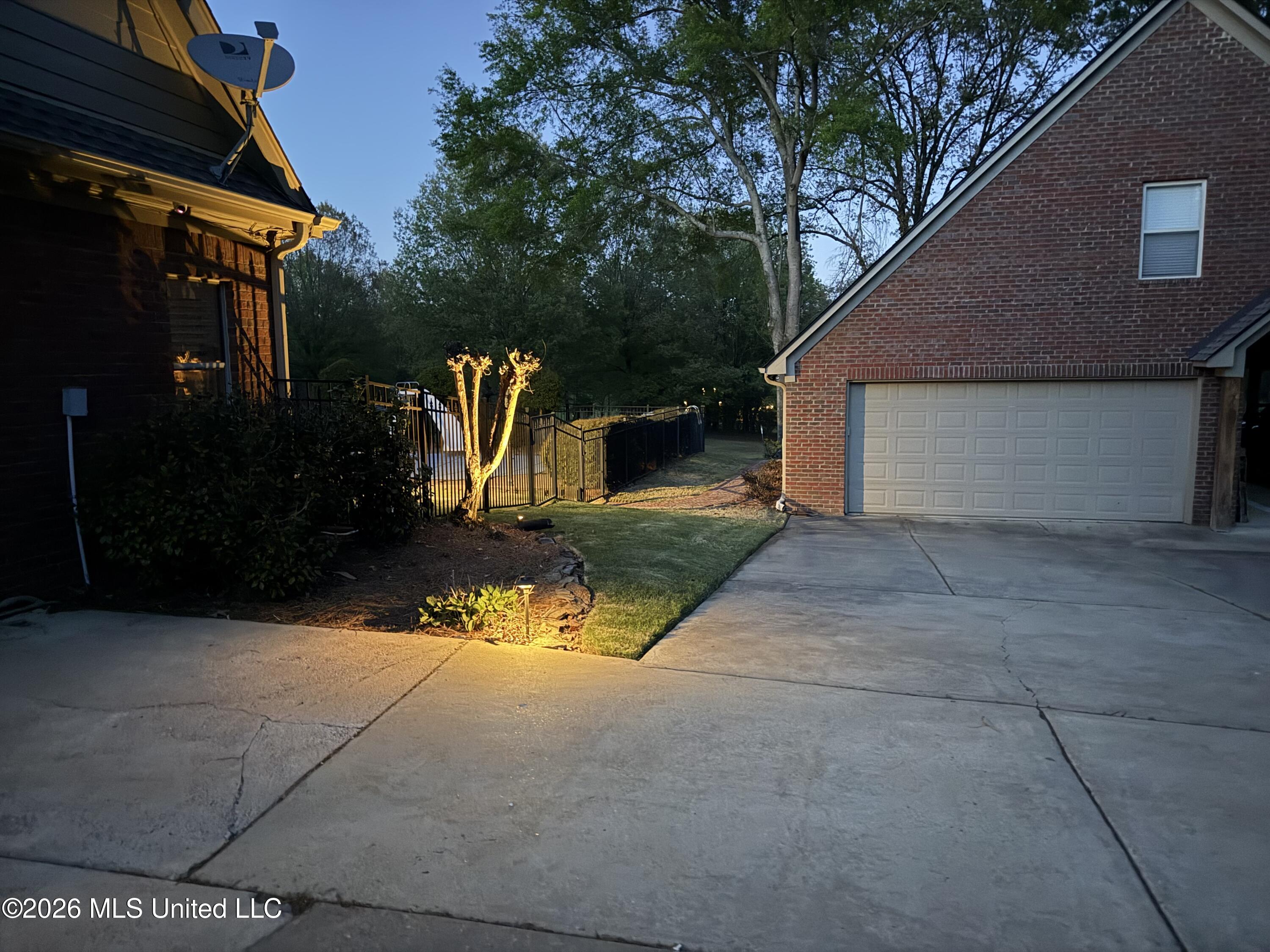 1290 S Robertson Road Property Photo 7