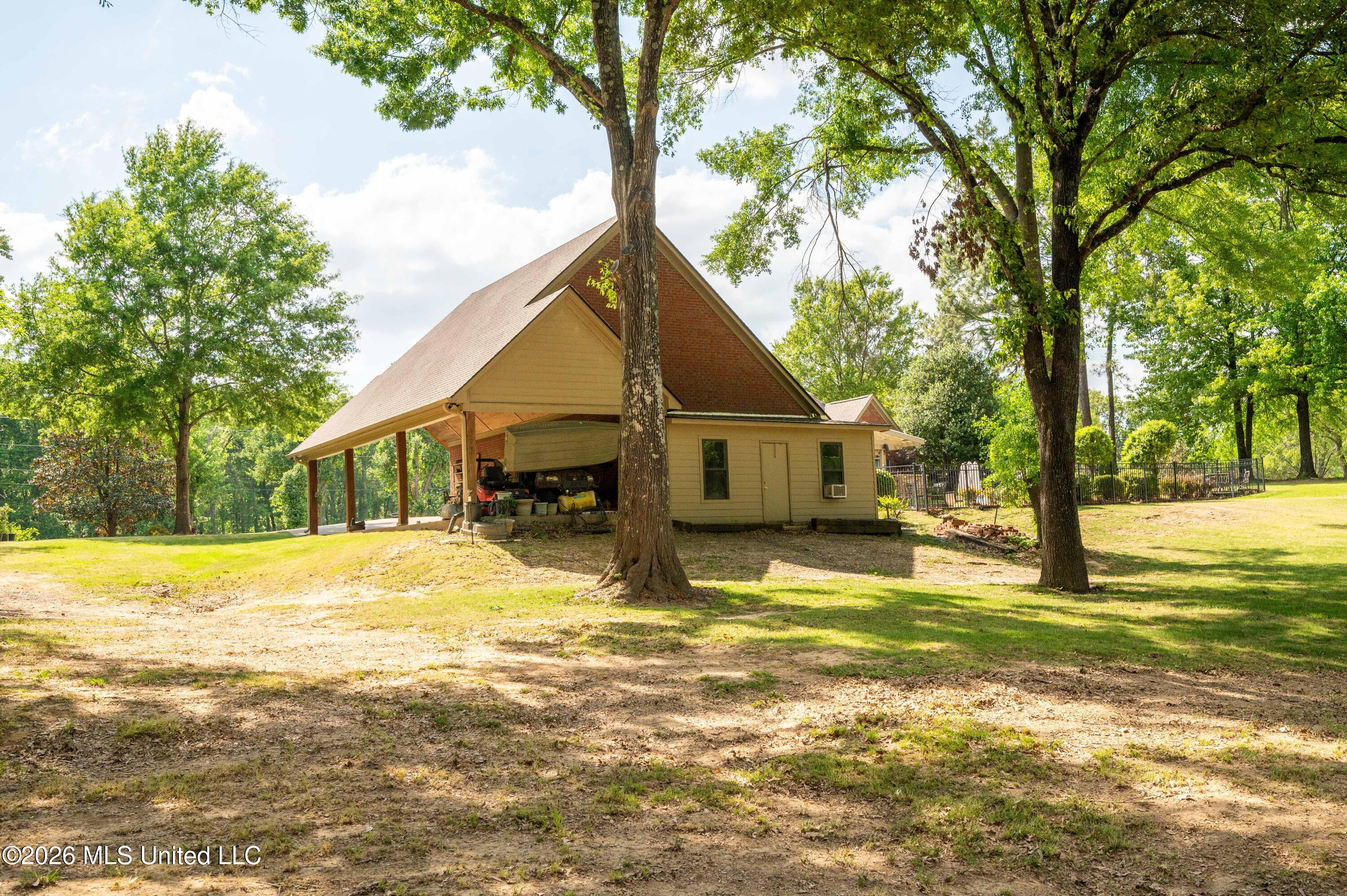 1290 S Robertson Road Property Photo 9