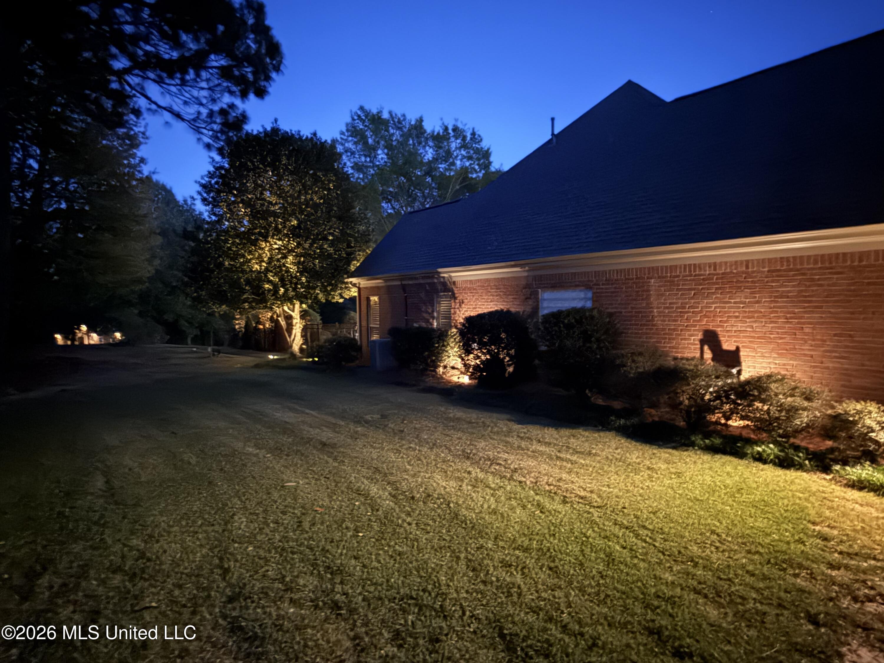 1290 S Robertson Road Property Photo 10