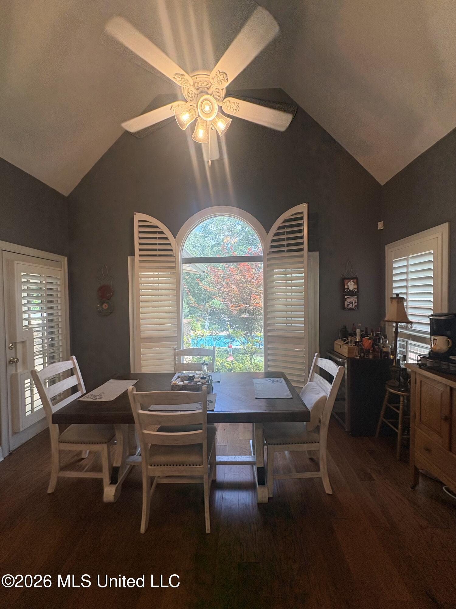 1290 S Robertson Road Property Photo 41