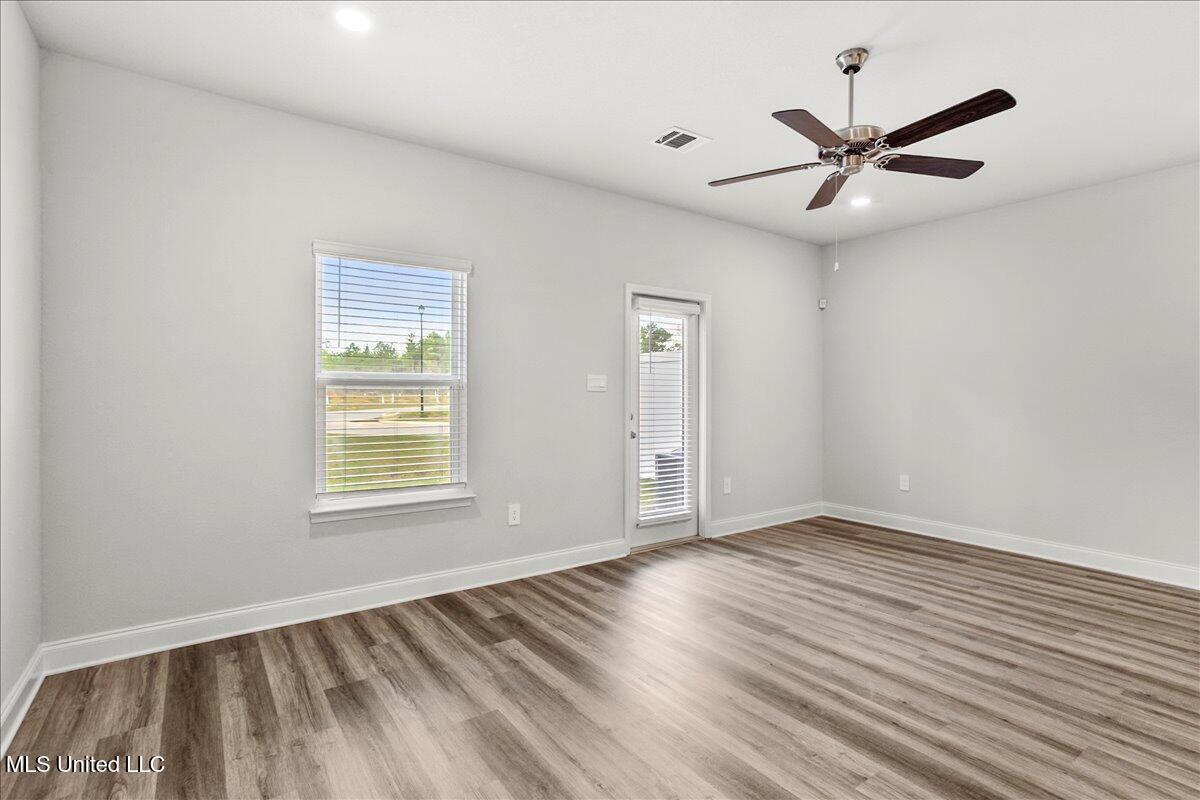 12314 Sinclair Drive Property Photo 6