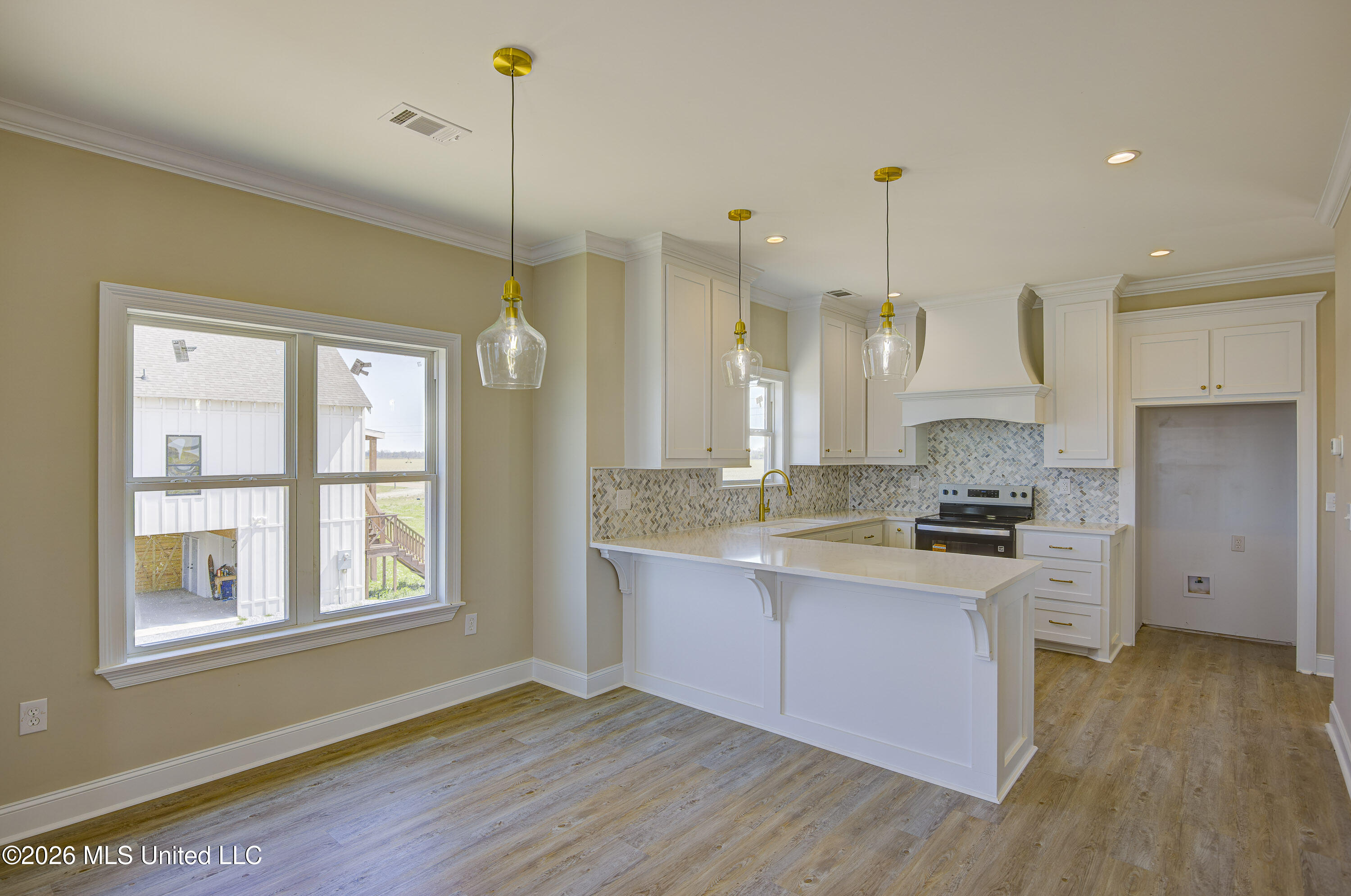 2410 Eagle Lake Shore Road Property Photo 9