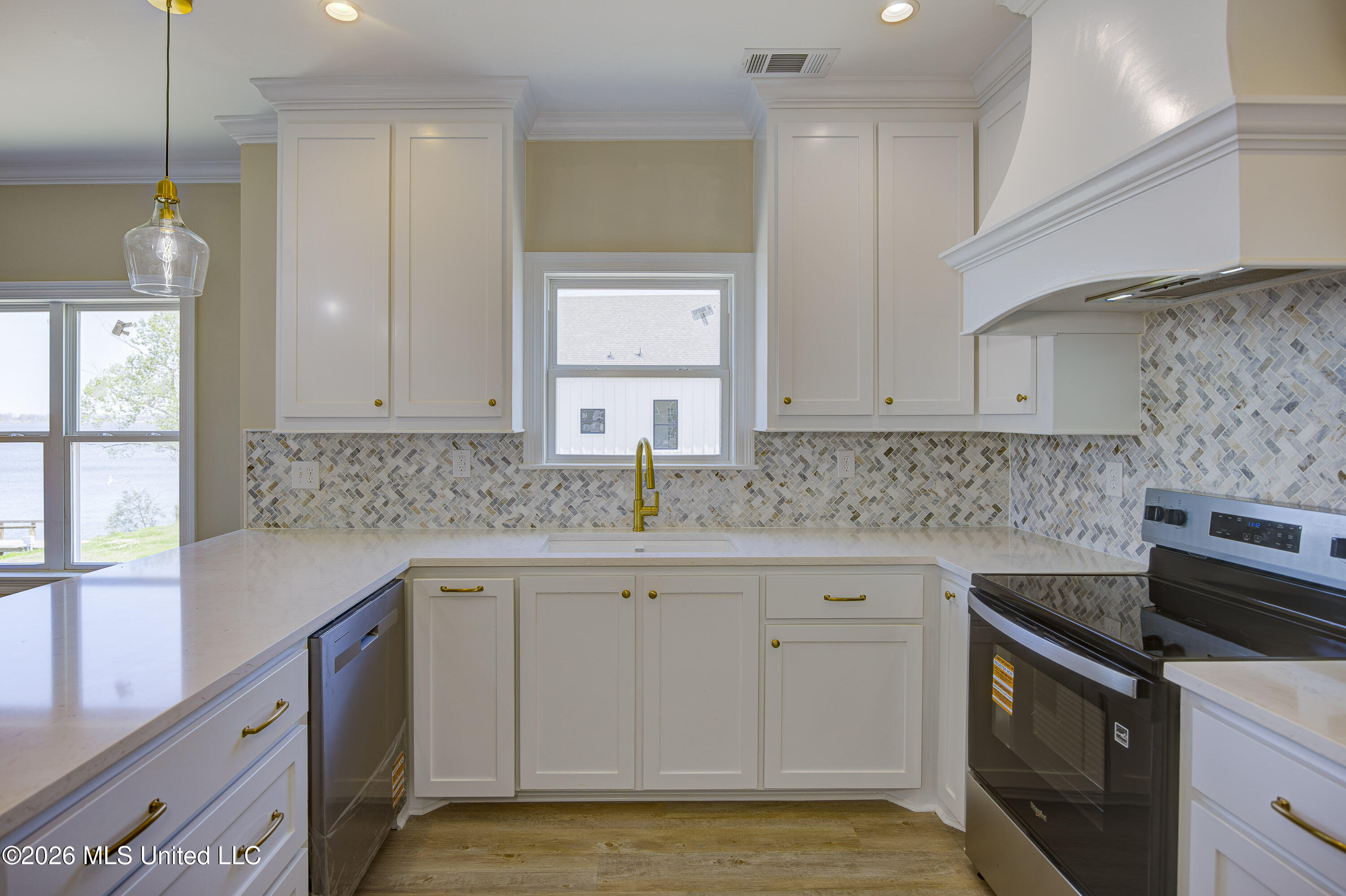 2410 Eagle Lake Shore Road Property Photo 13