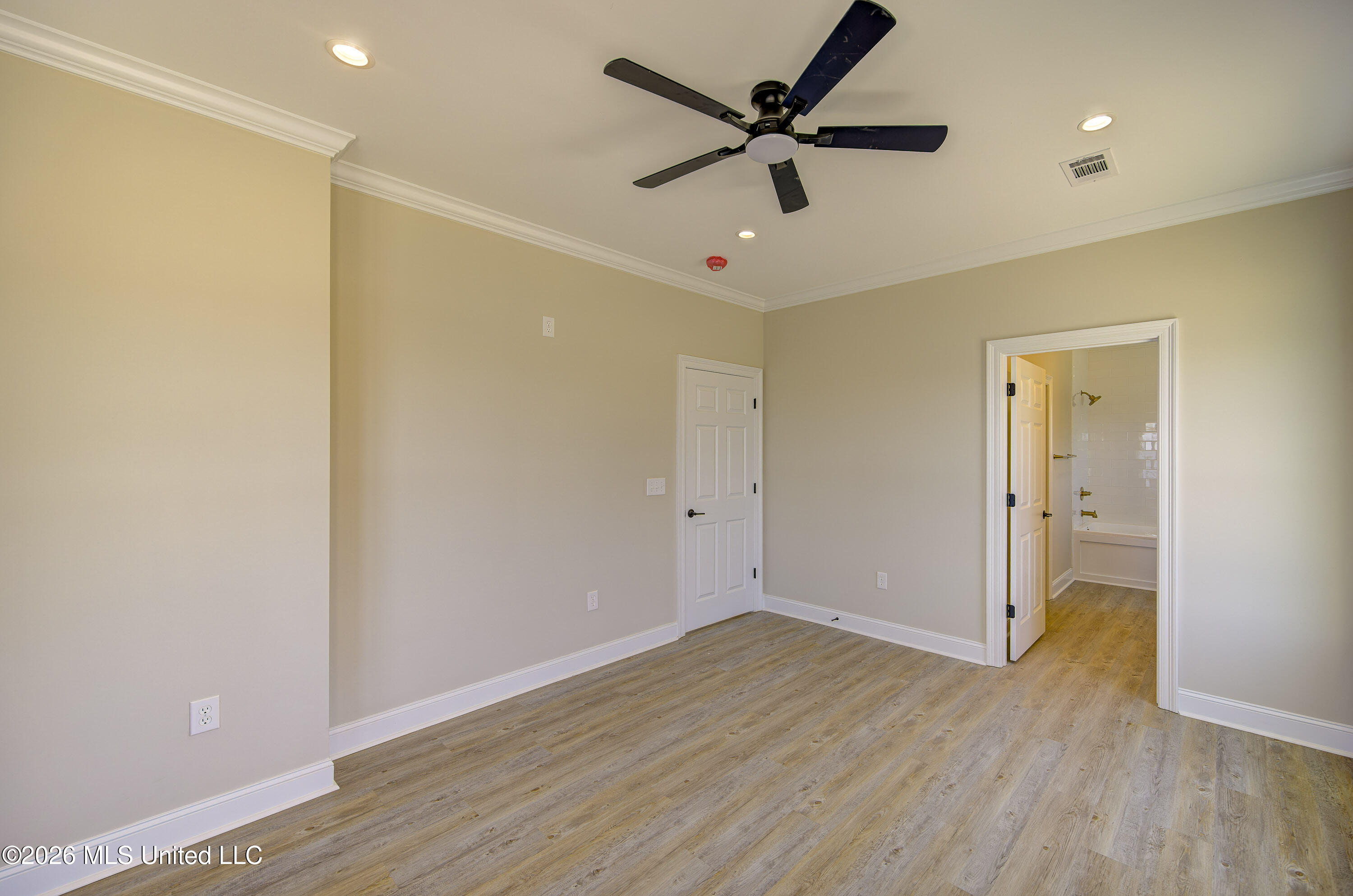 2410 Eagle Lake Shore Road Property Photo 20