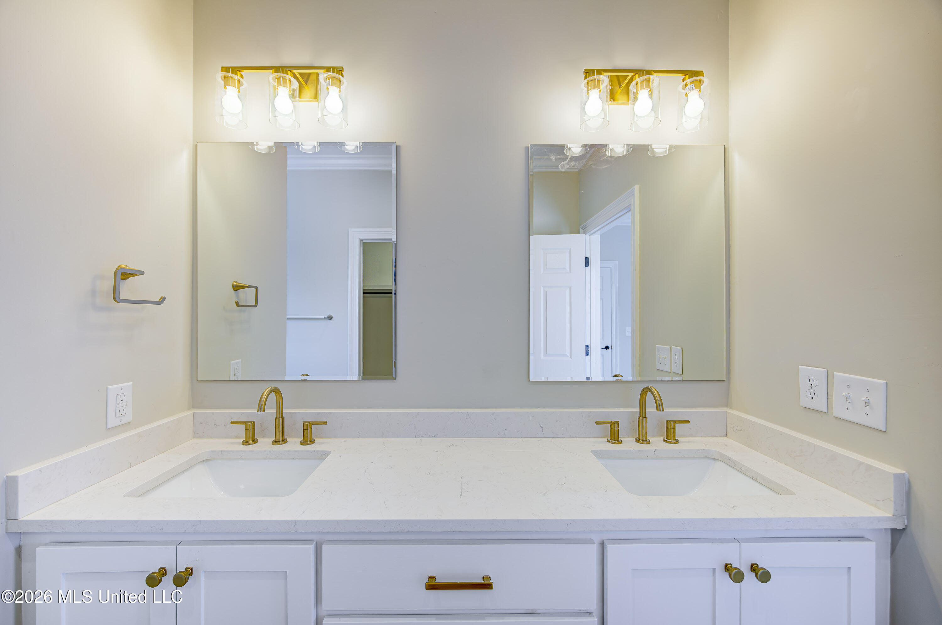 2410 Eagle Lake Shore Road Property Photo 24