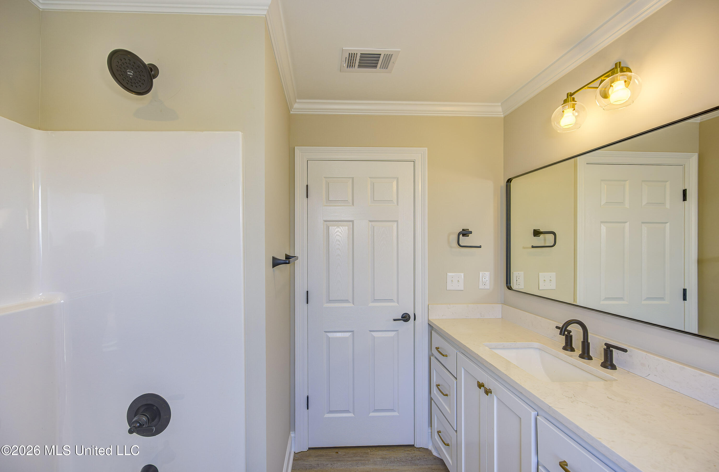 2410 Eagle Lake Shore Road Property Photo 32