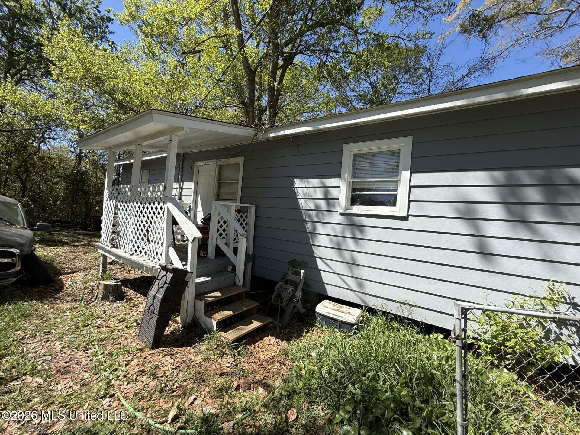1029 Joseph Avenue Property Photo 4