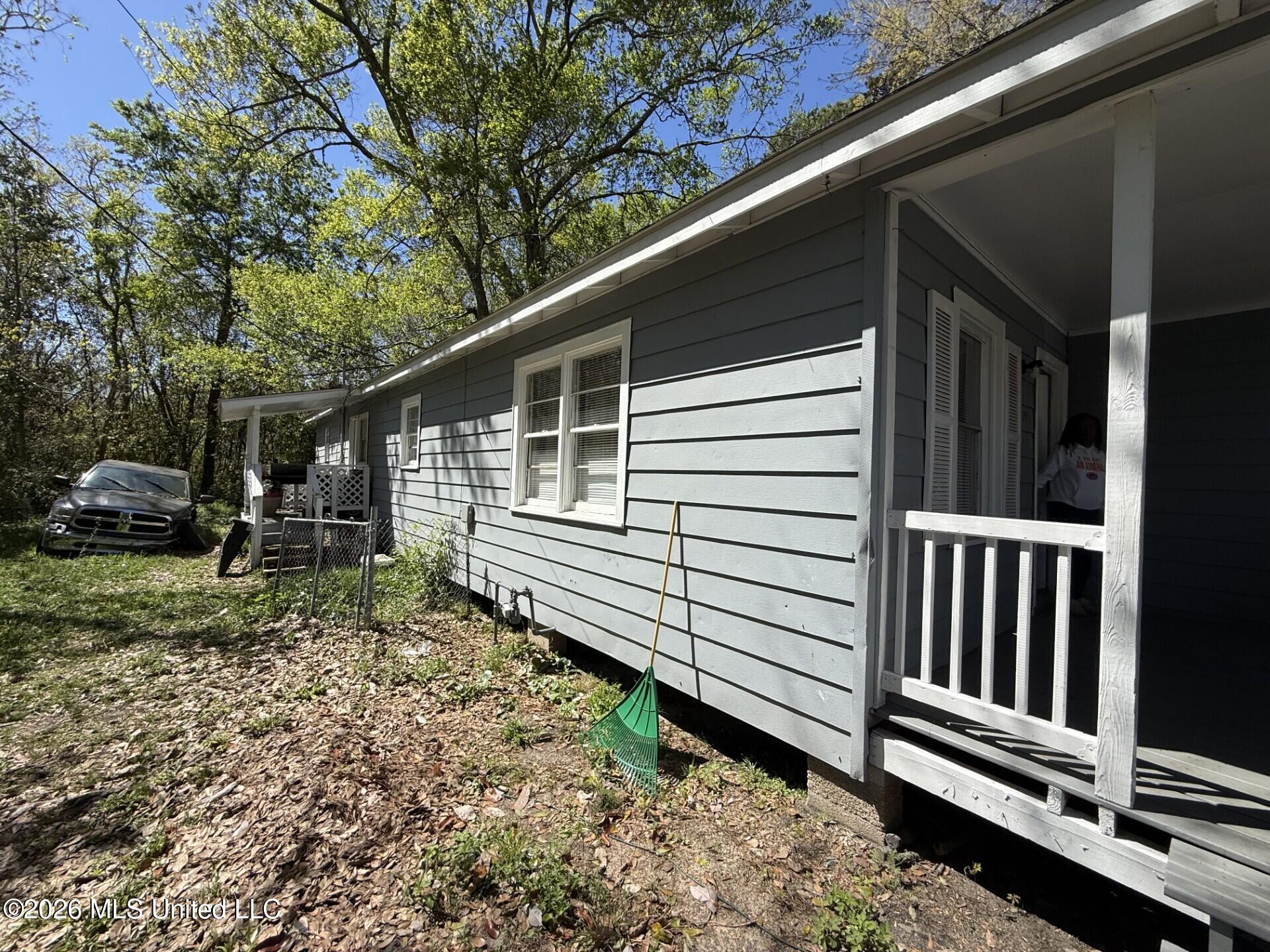1029 Joseph Avenue Property Photo 5