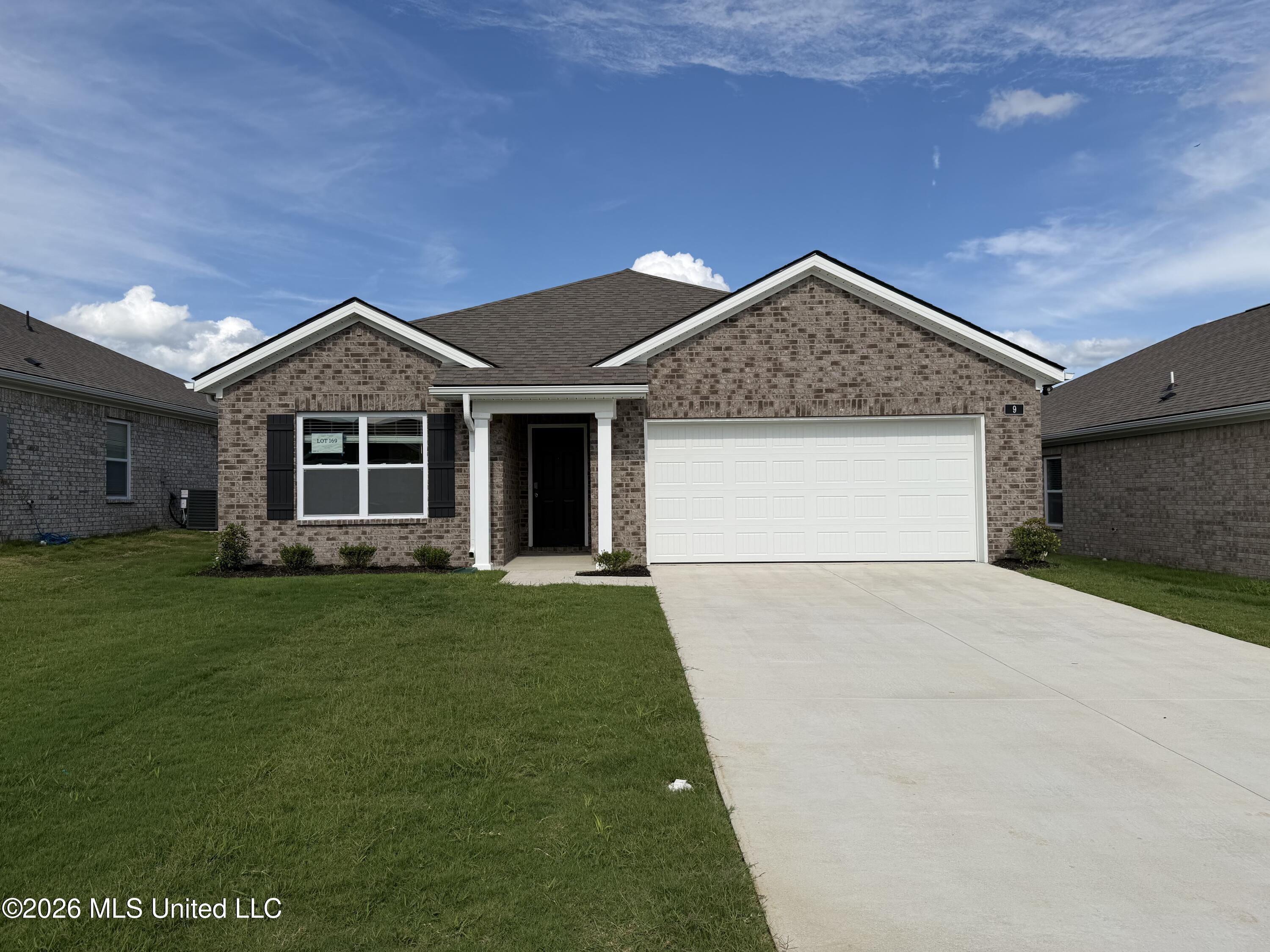 9 S Thorn Tree Street Property Photo 1