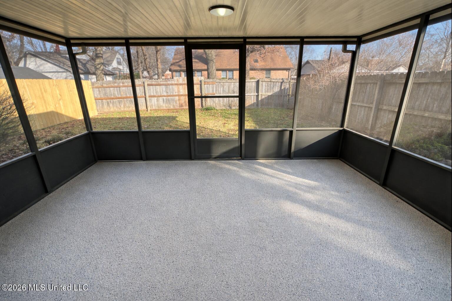 7586 Iris Drive Property Photo 12