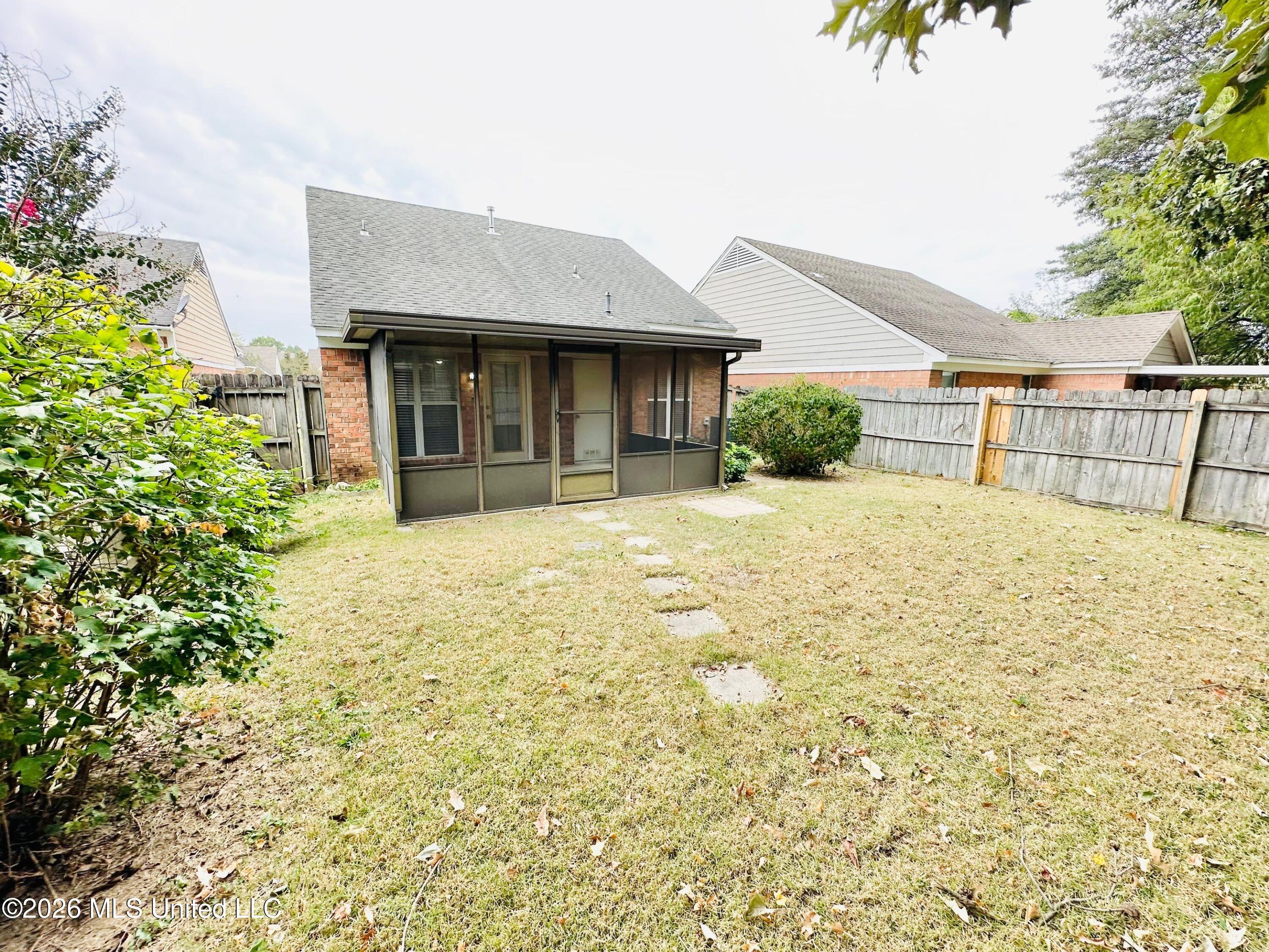 7586 Iris Drive Property Photo 14