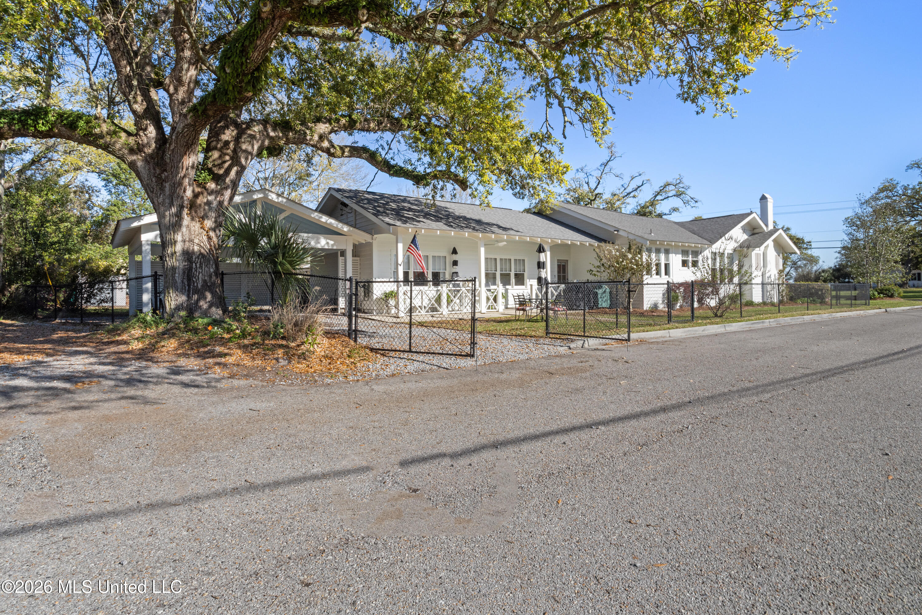 1340 2nd Street Property Photo 9