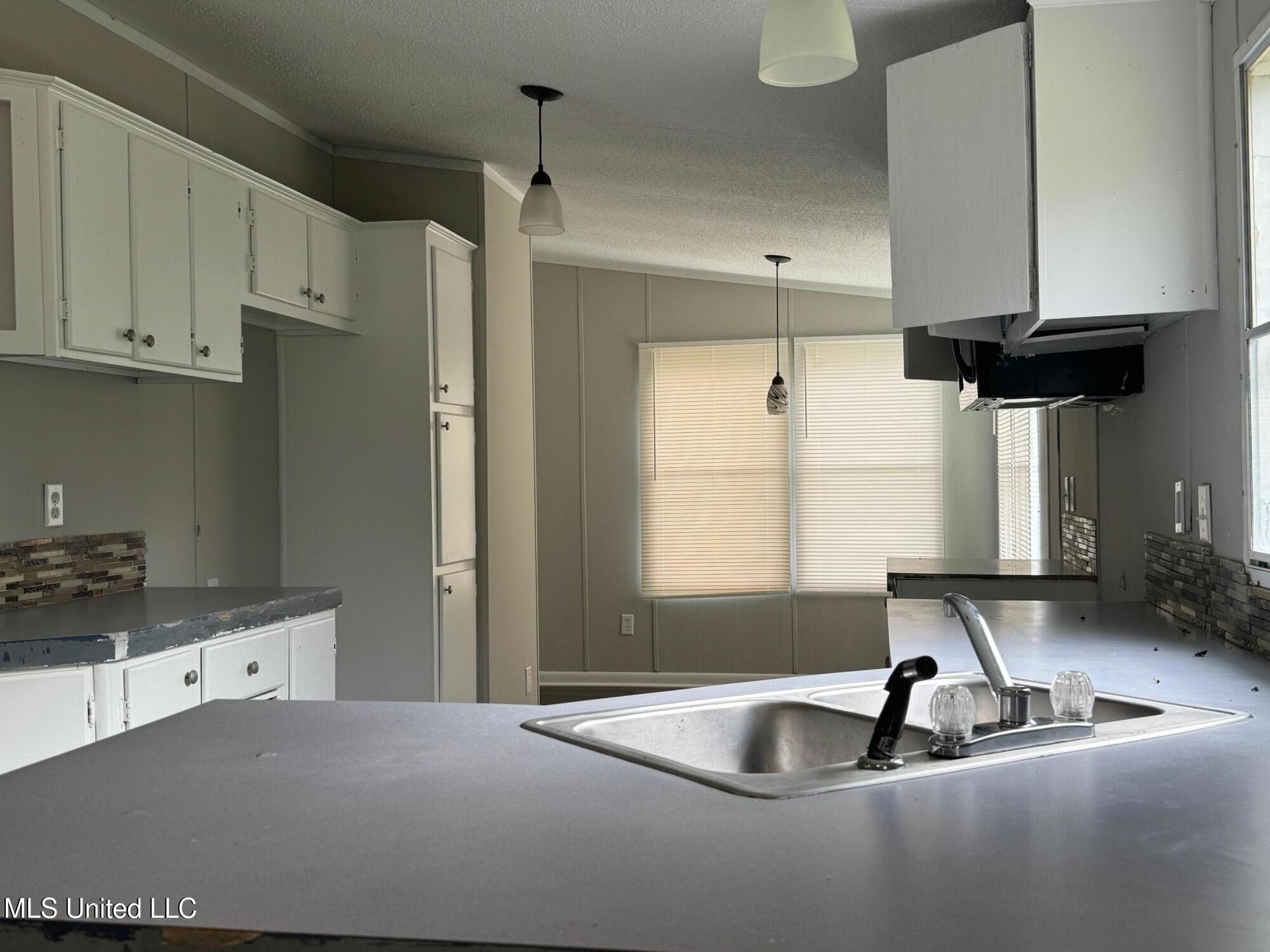 5575 Robin Wood Road Property Photo 4
