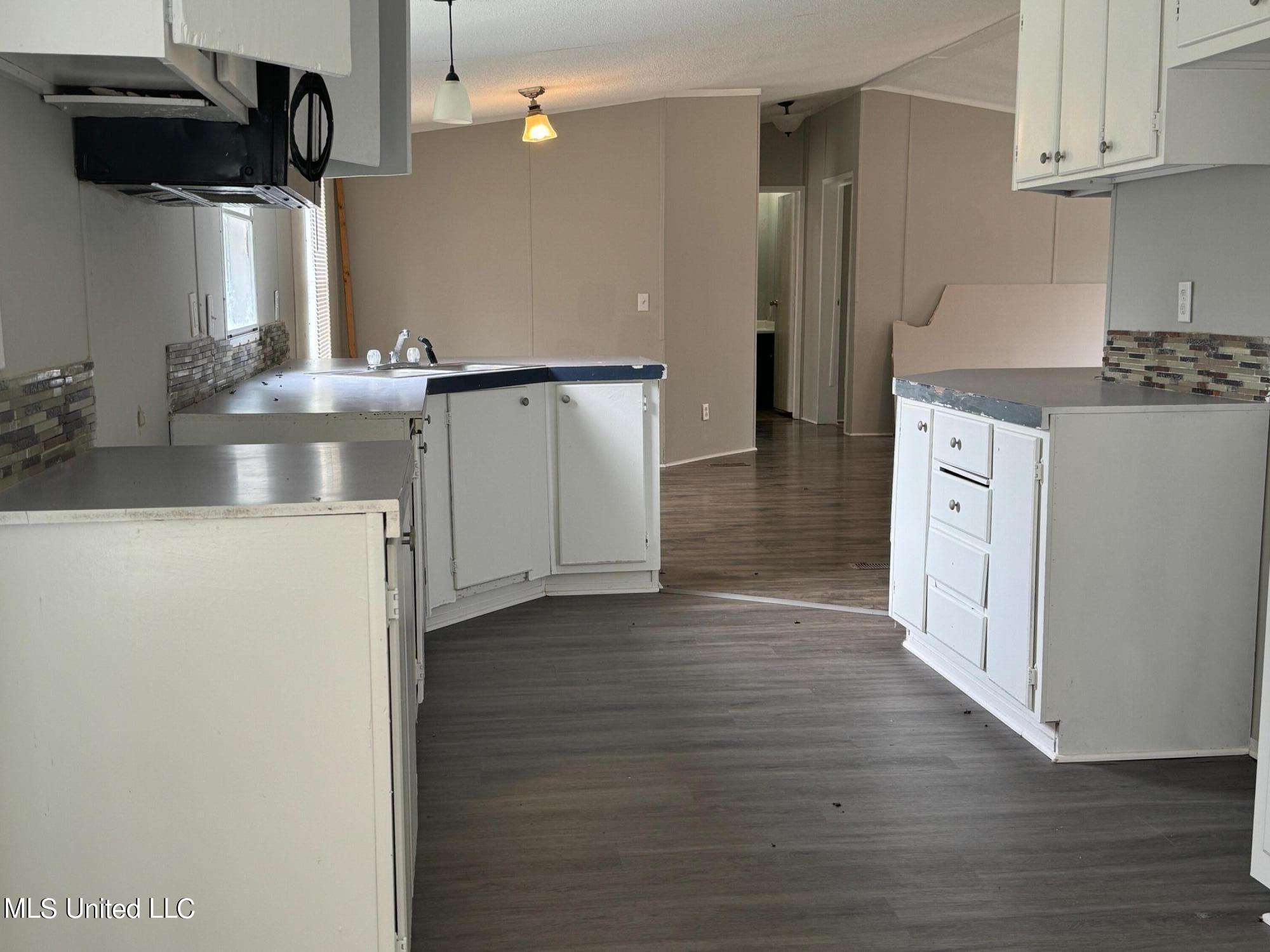 5575 Robin Wood Road Property Photo 5