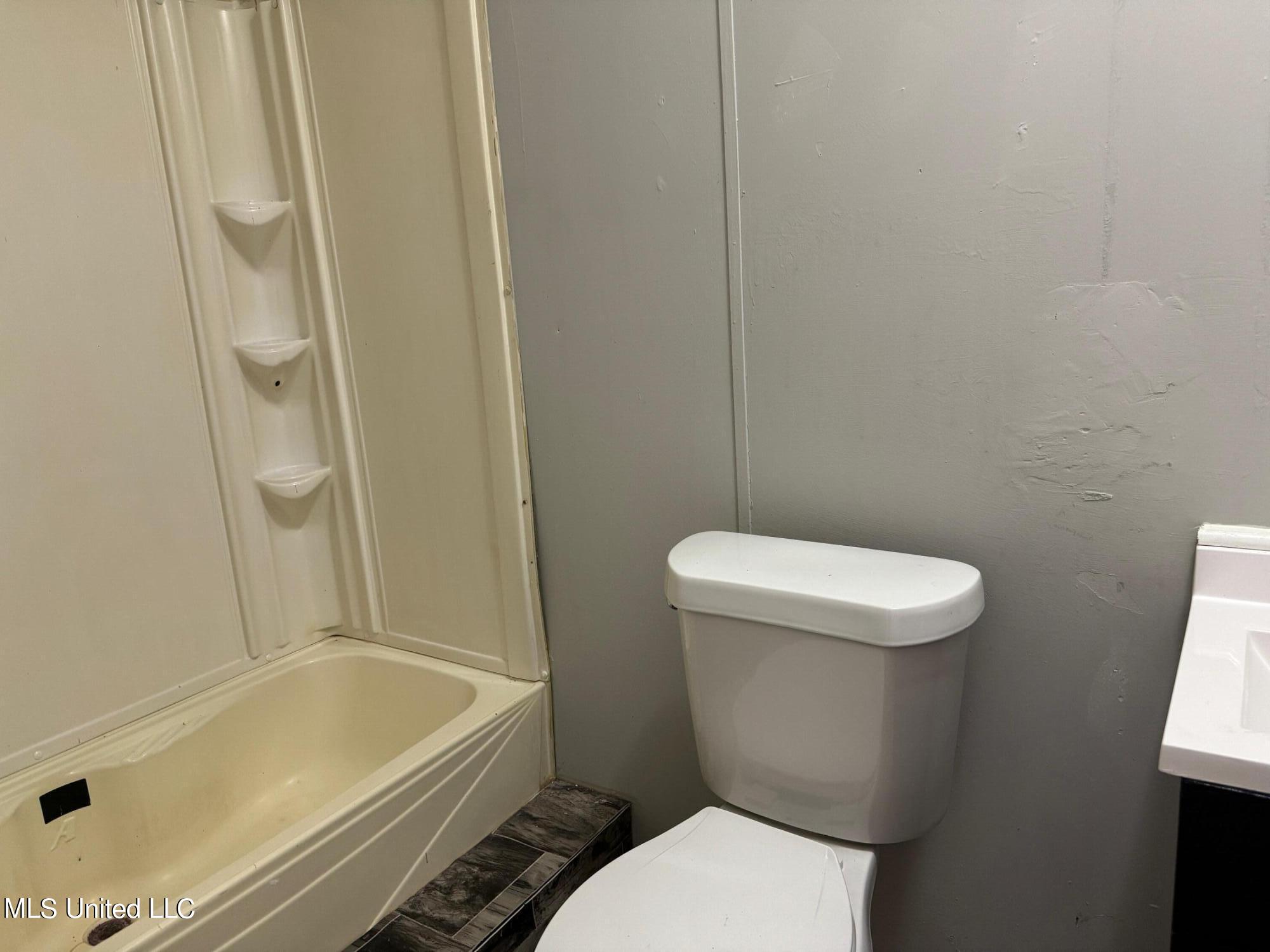 5575 Robin Wood Road Property Photo 10