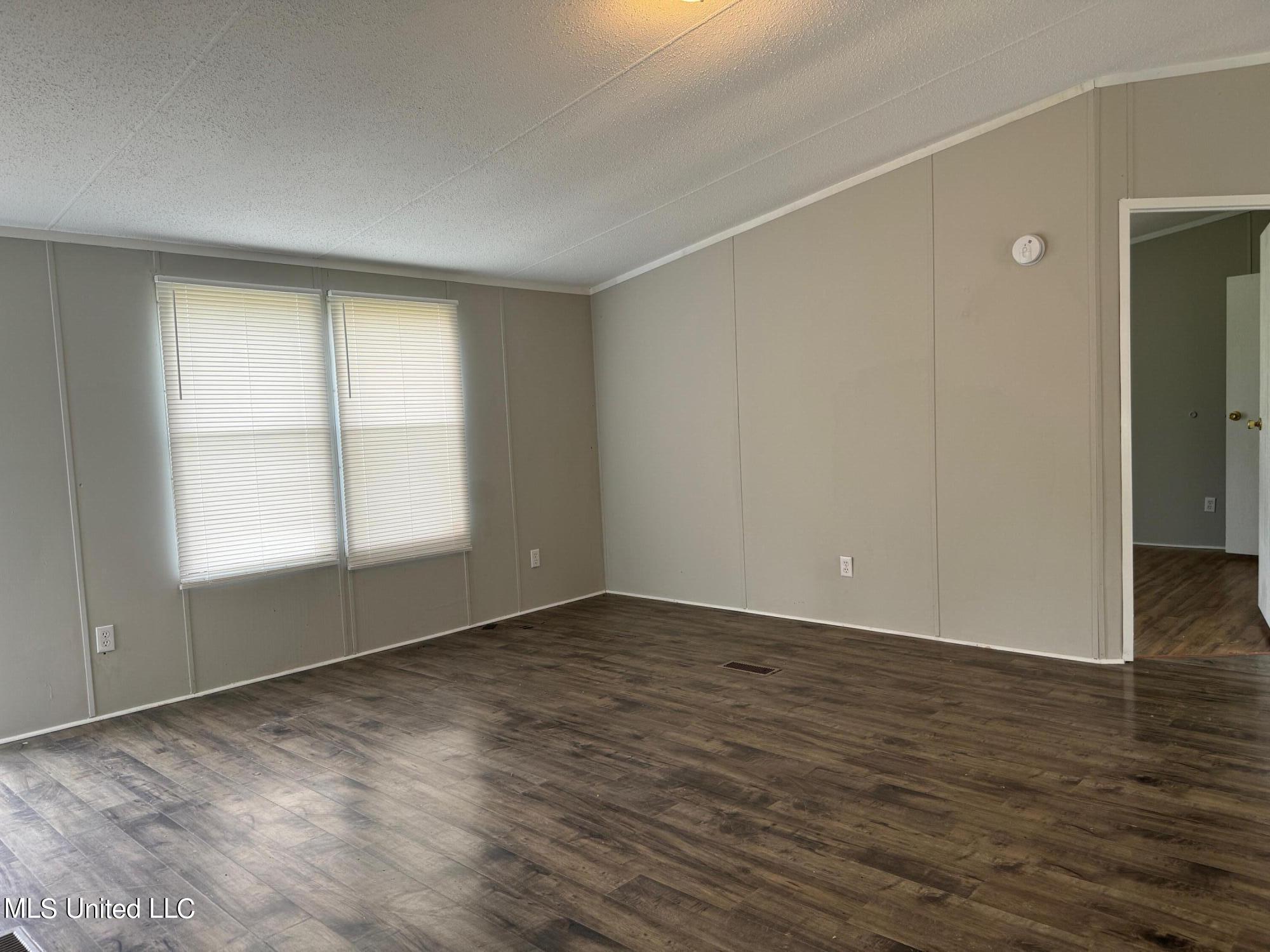 5575 Robin Wood Road Property Photo 11