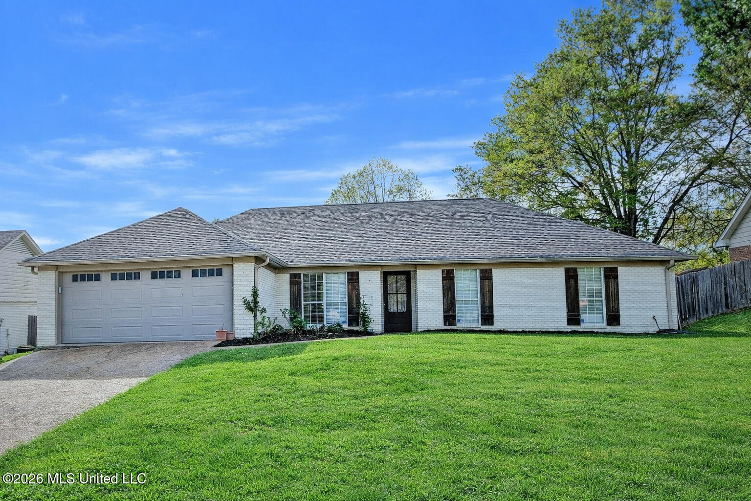 606 Honeysuckle Drive Property Photo 1