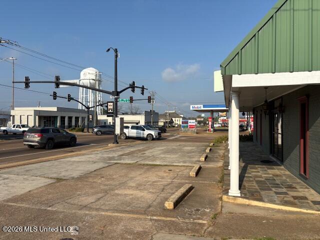 104 E Third Street Property Photo 4