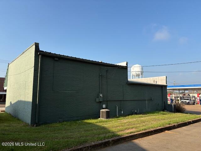104 E Third Street Property Photo 5