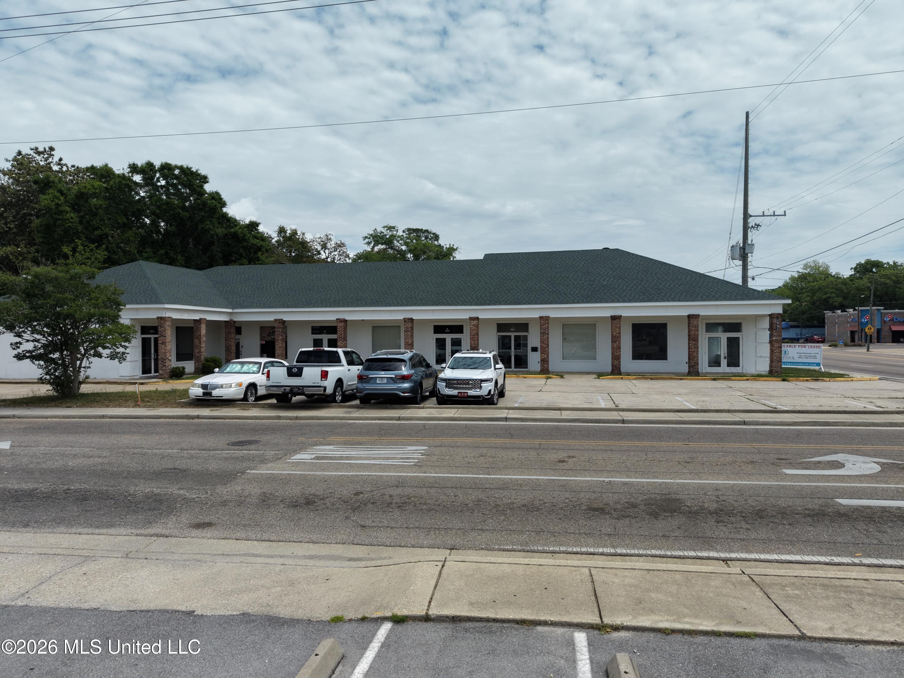 1698 Pass Road Property Photo 6