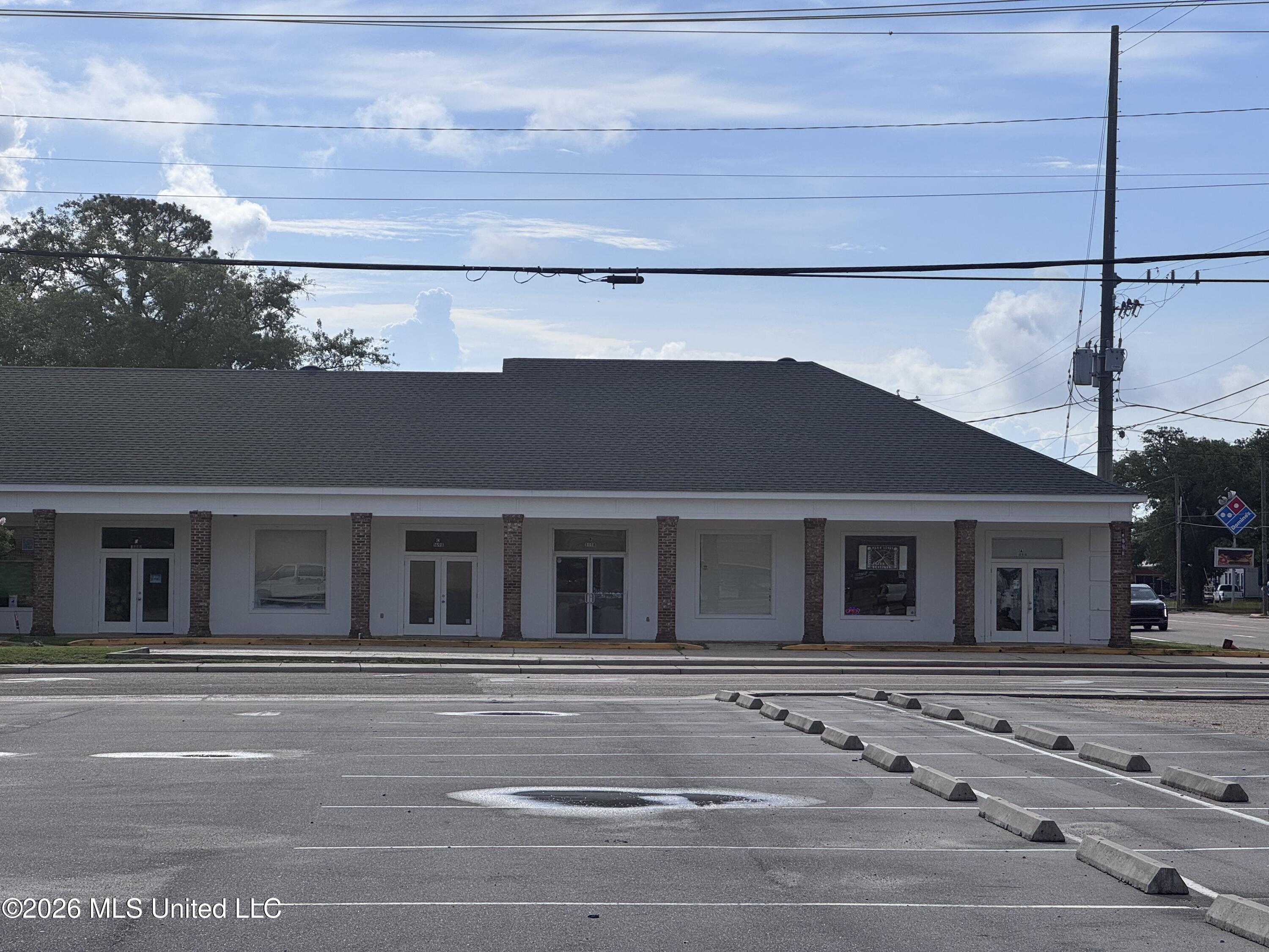 1698 Pass Road Property Photo 7