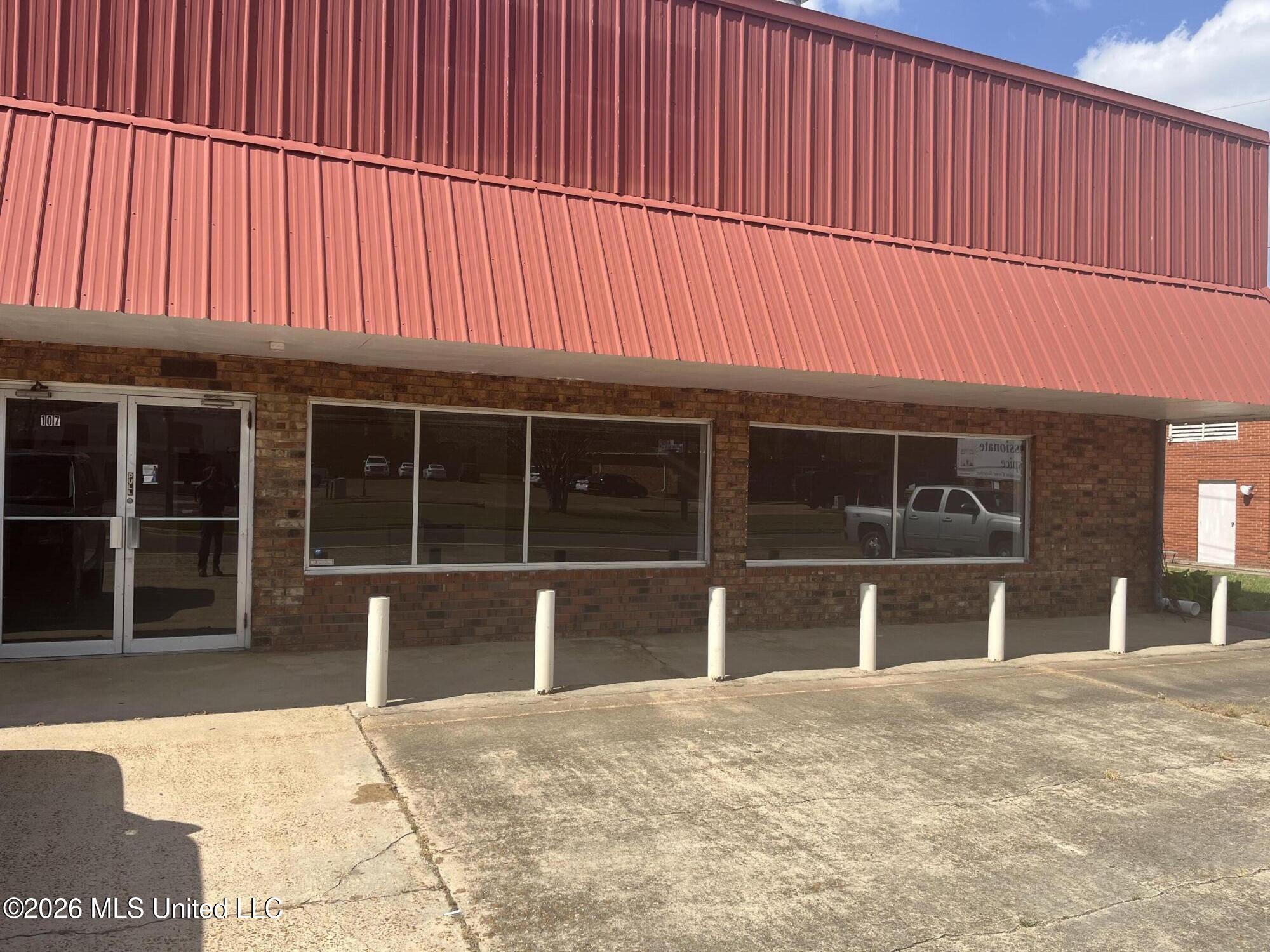 105 Jefferson Davis Boulevard Property Photo 1