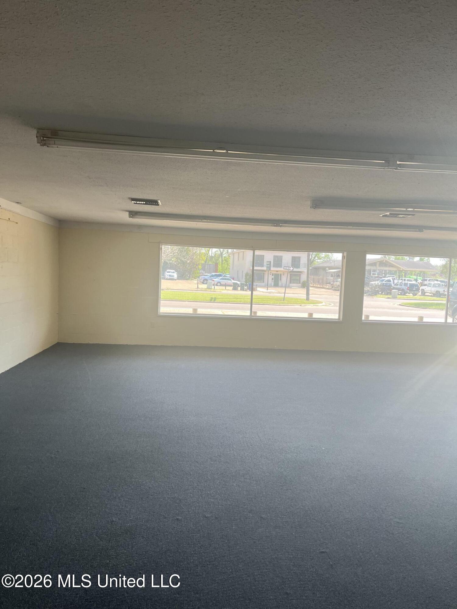 105 Jefferson Davis Boulevard Property Photo 3