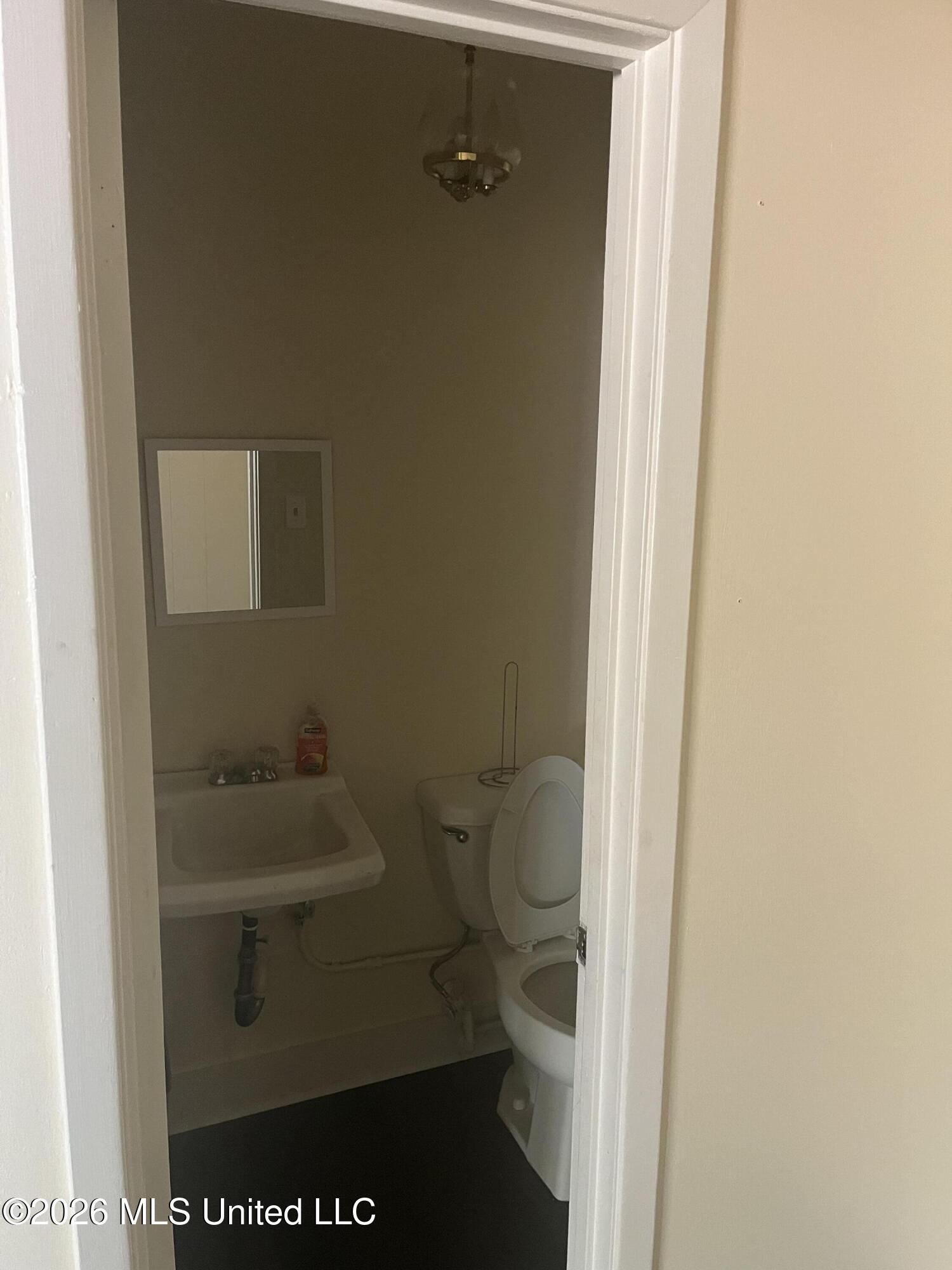 105 Jefferson Davis Boulevard Property Photo 12