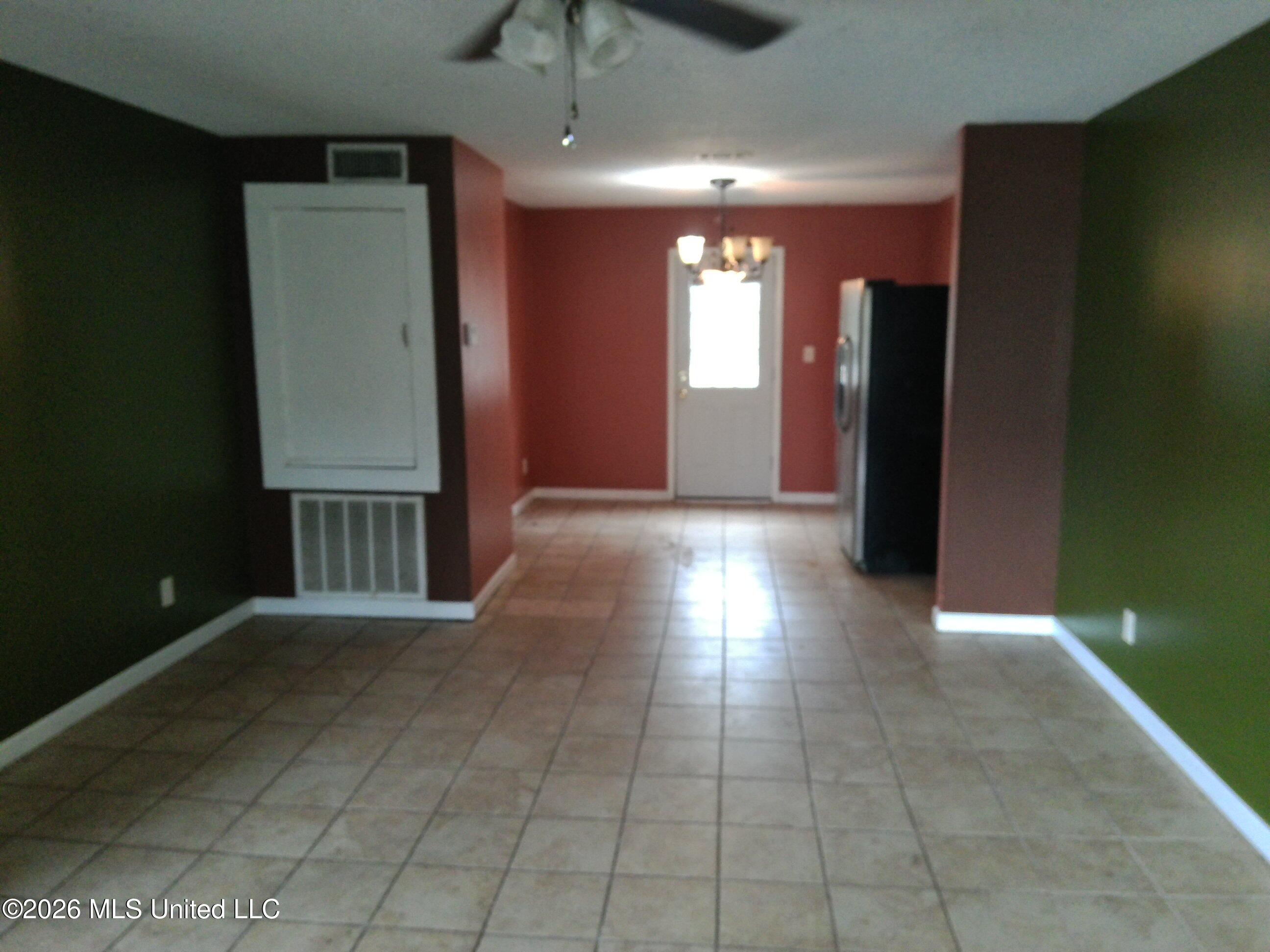 111 N Lang Avenue Property Photo 2