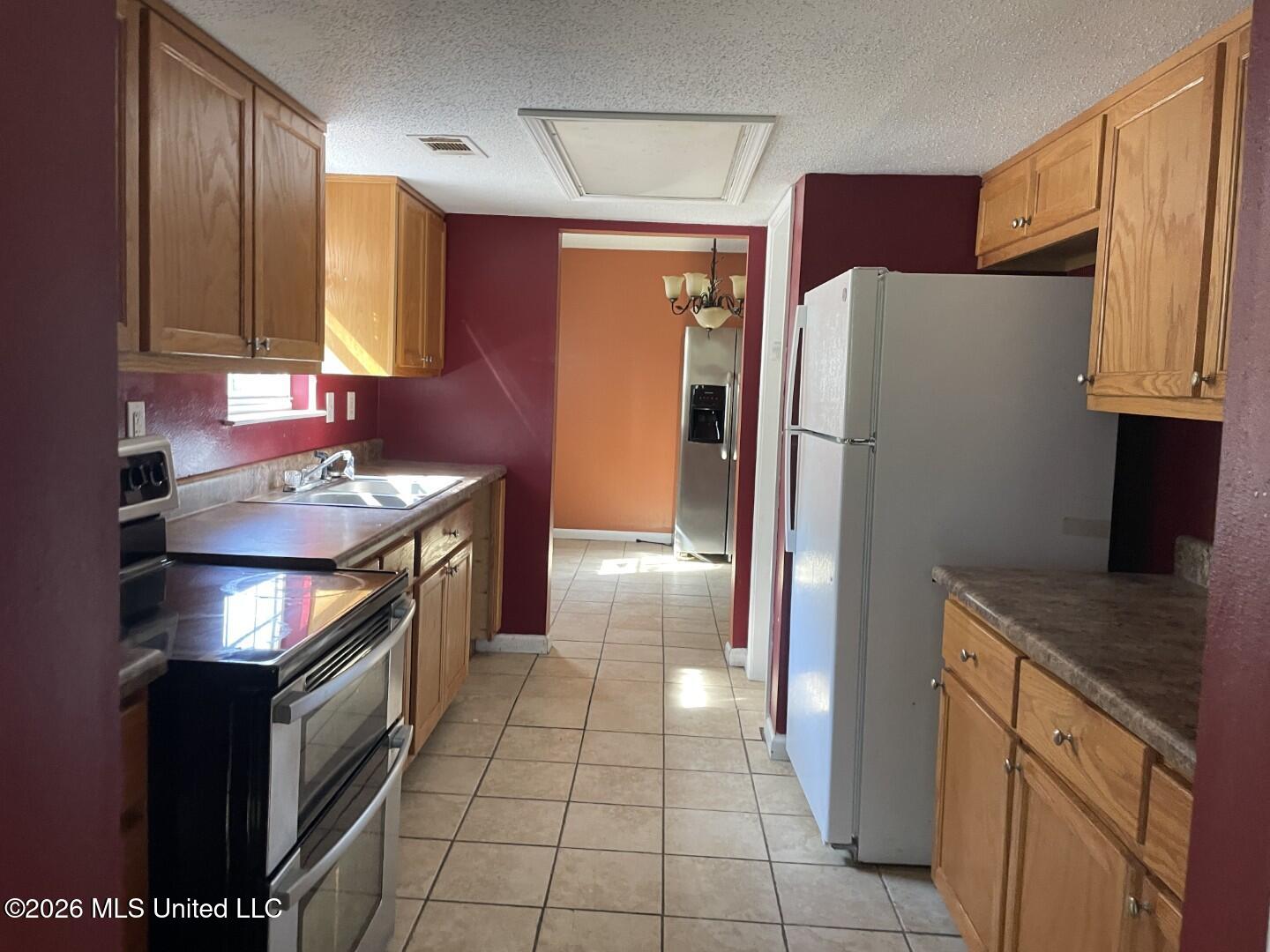 111 N Lang Avenue Property Photo 3