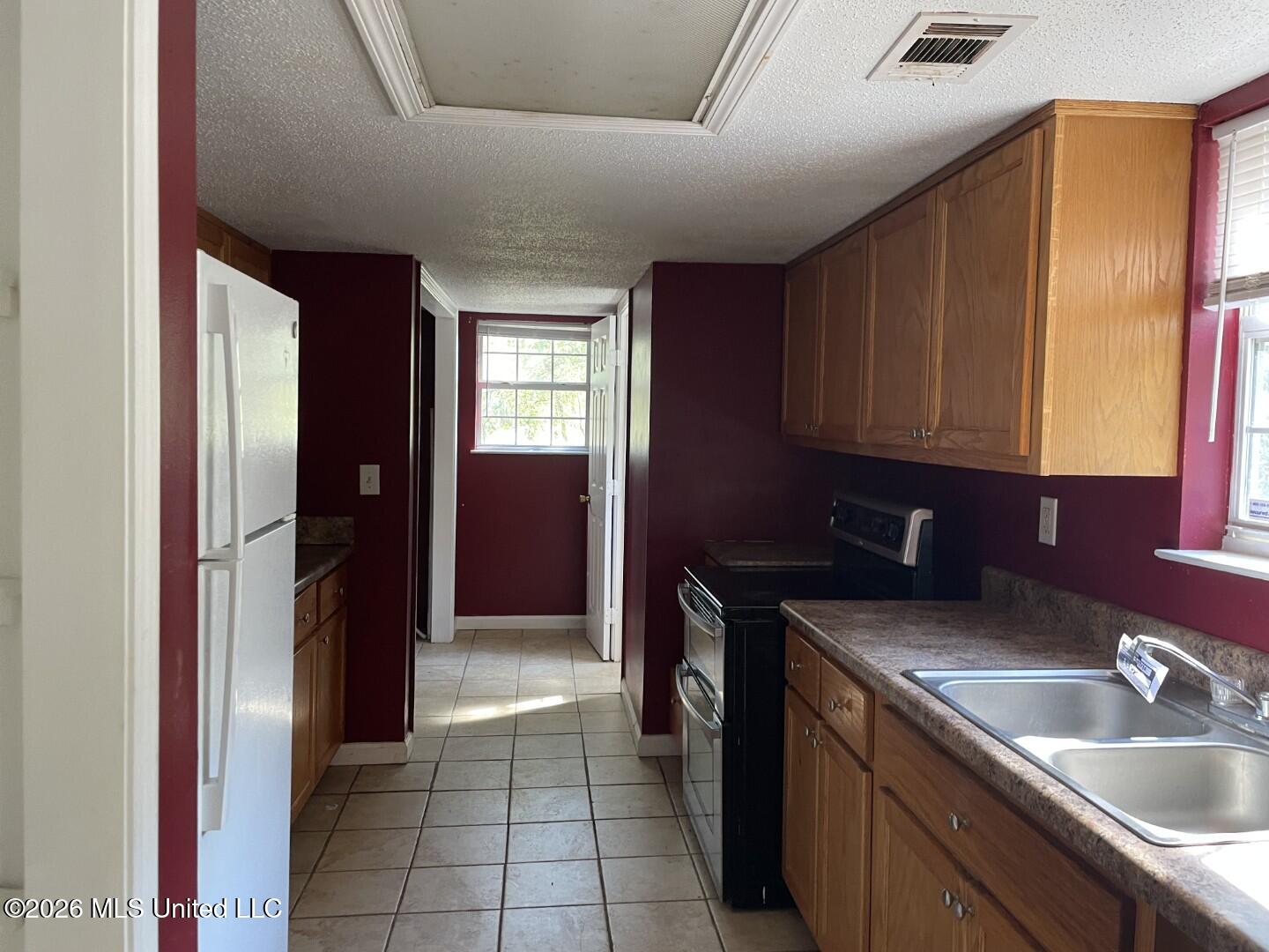 111 N Lang Avenue Property Photo 4