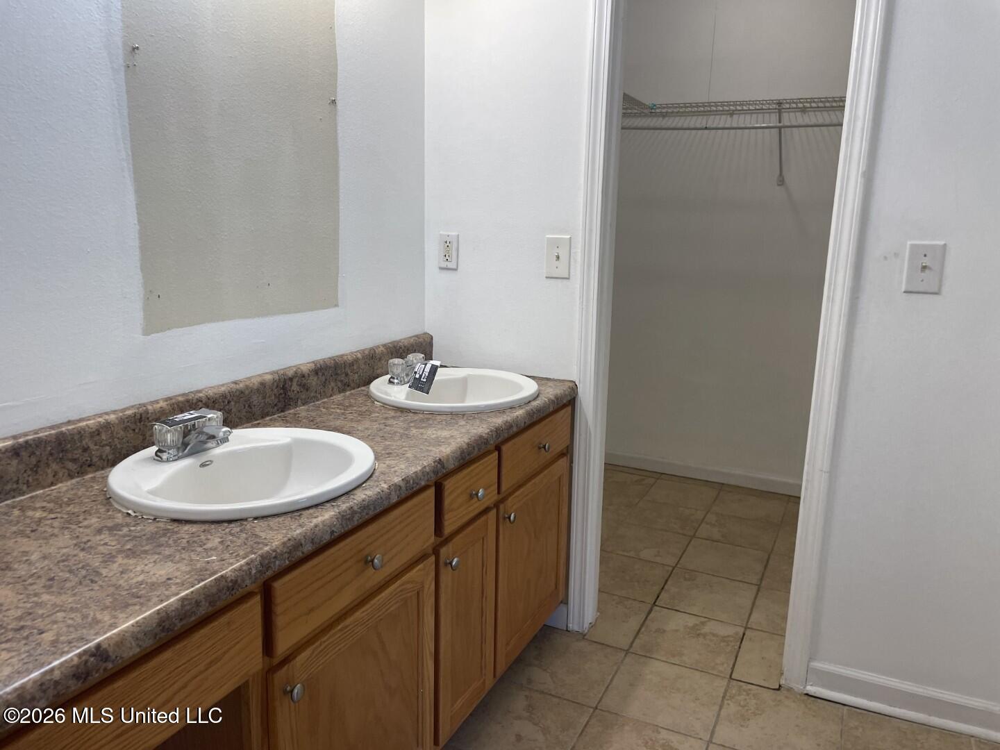 111 N Lang Avenue Property Photo 6
