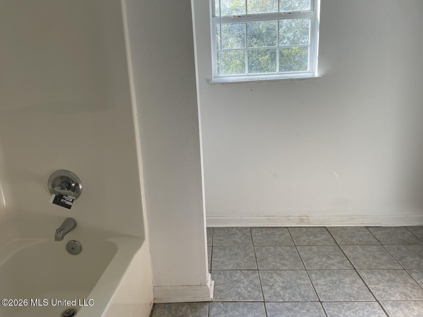 111 N Lang Avenue Property Photo 8