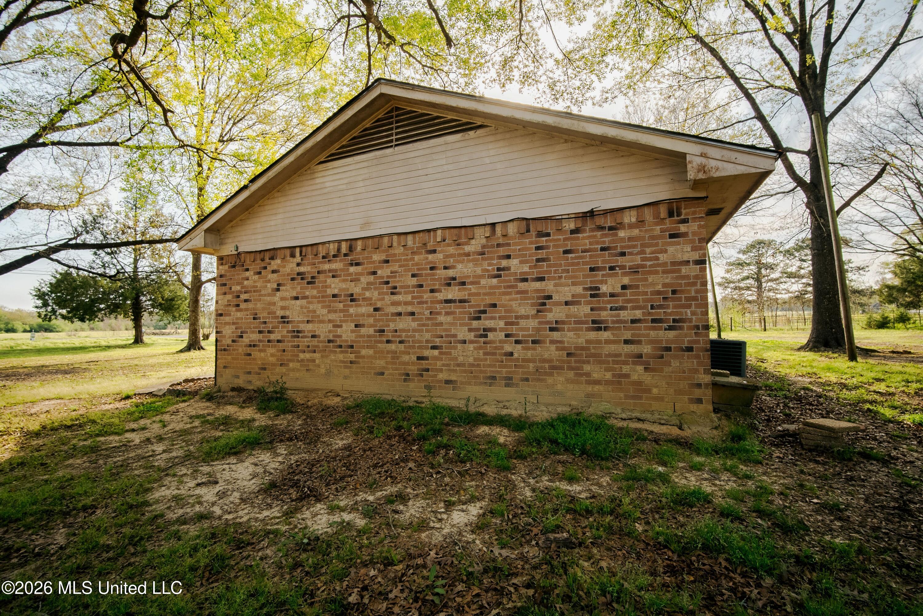 1844 Volley Campbell Road Property Photo 3