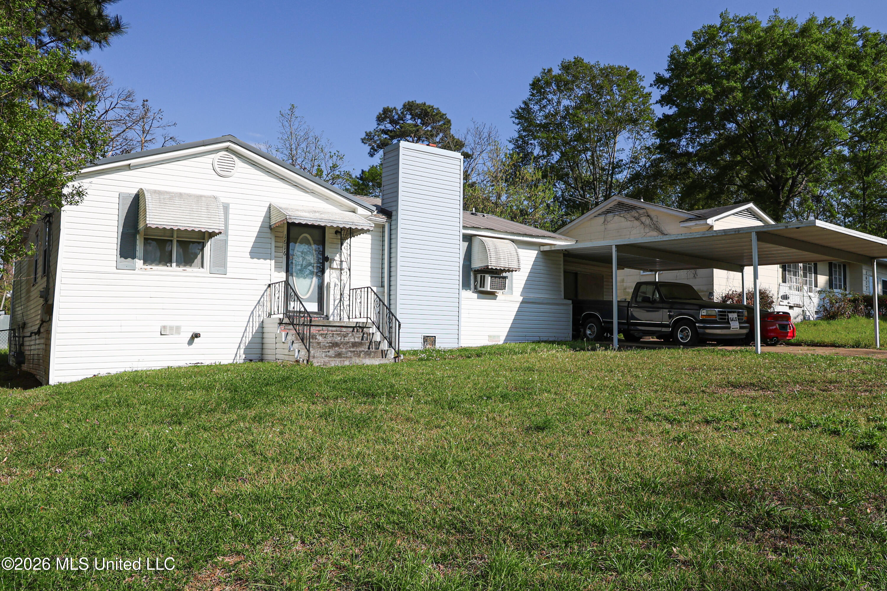 1616 Gibraltar Drive Property Photo 2