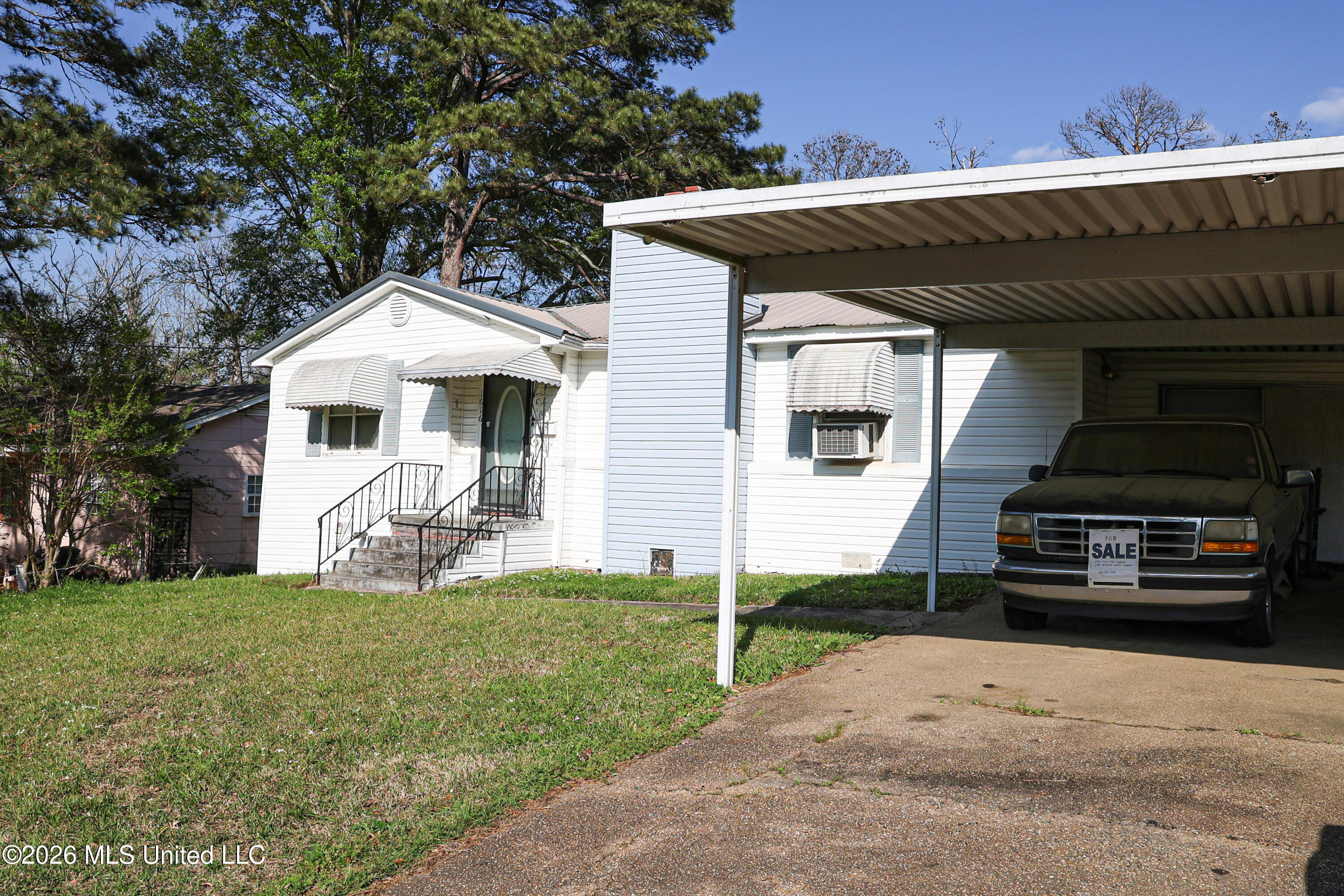 1616 Gibraltar Drive Property Photo 3