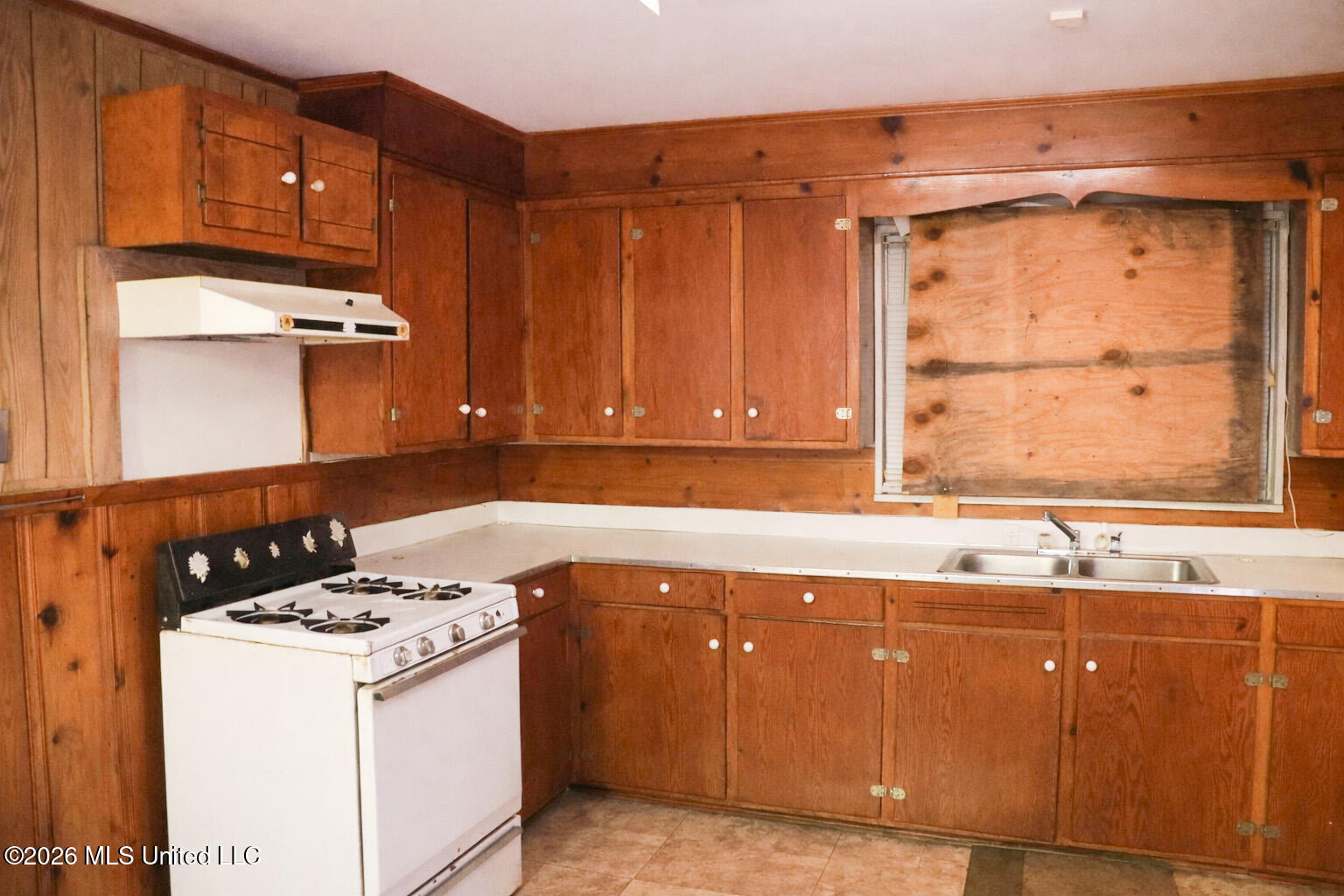 1616 Gibraltar Drive Property Photo 7