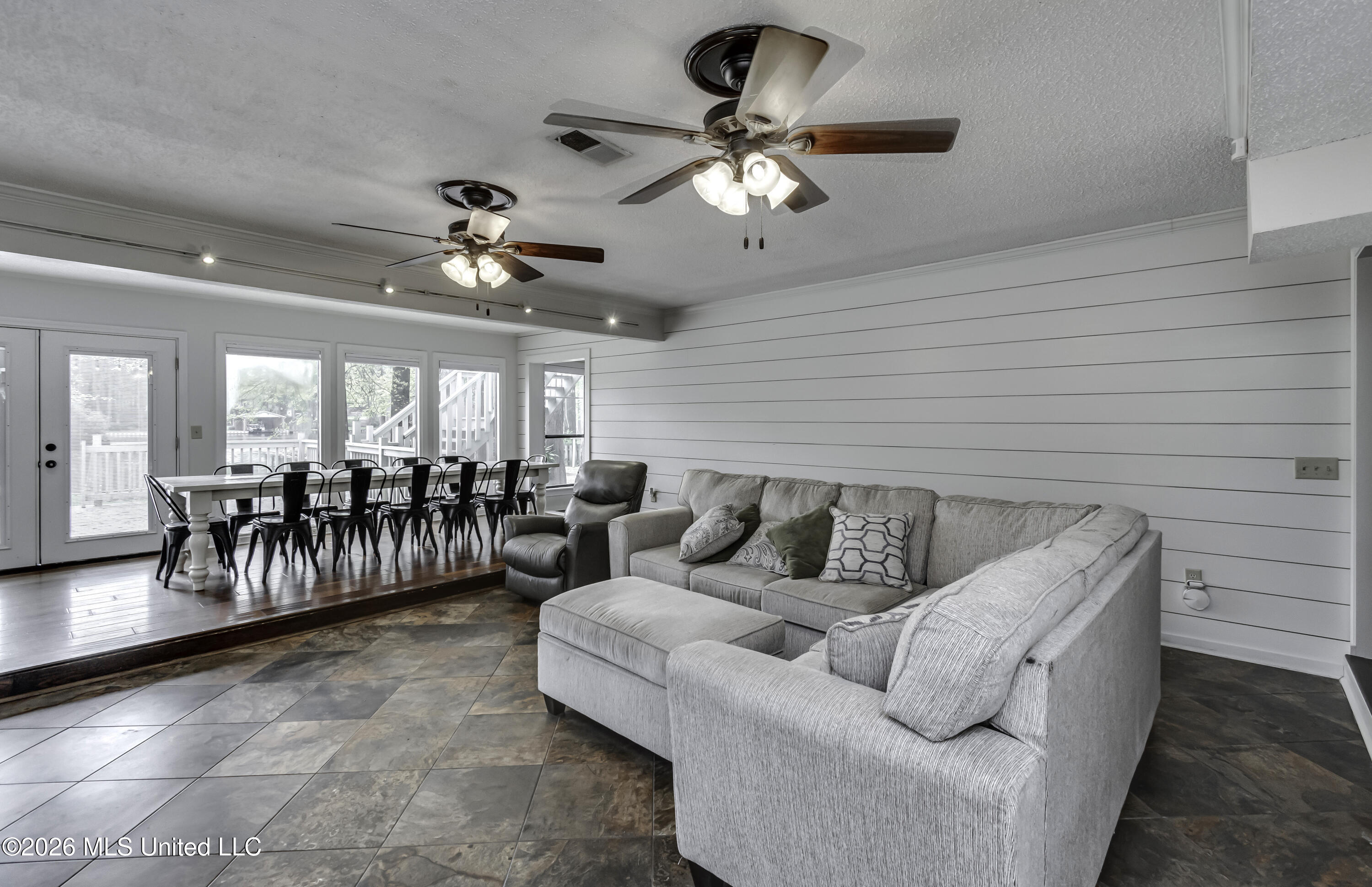 907 Audubon Point Drive Property Photo 6