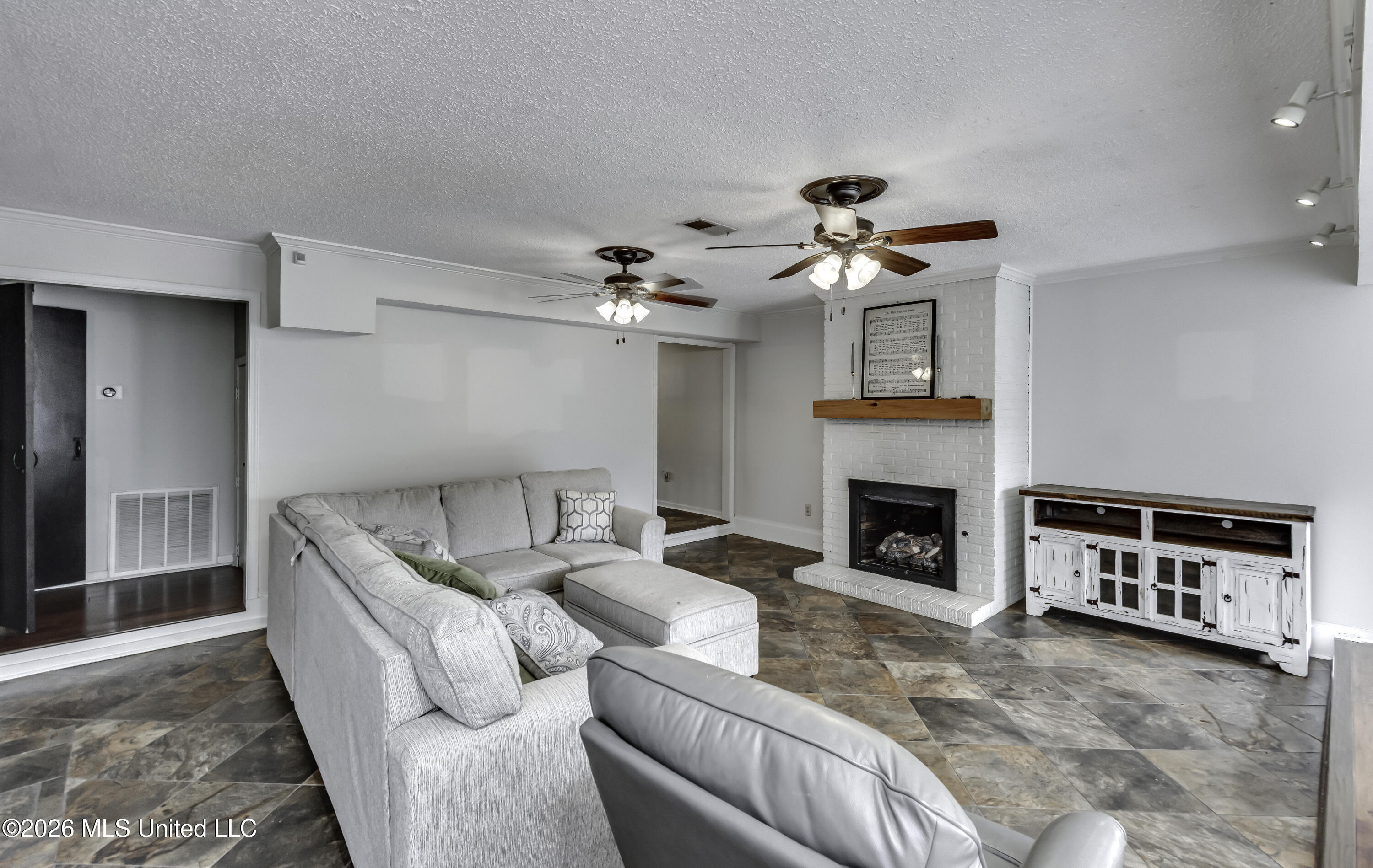 907 Audubon Point Drive Property Photo 12