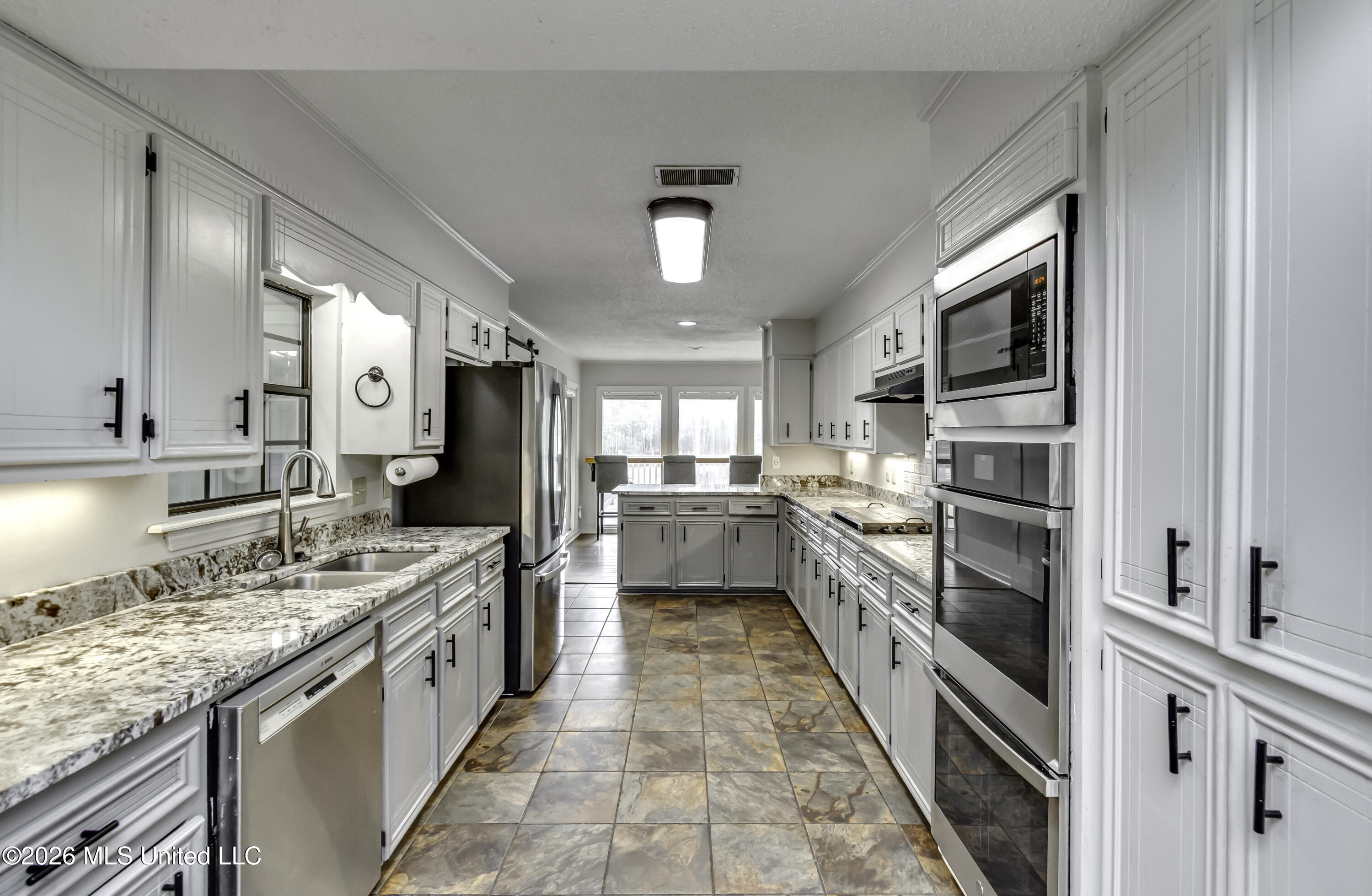 907 Audubon Point Drive Property Photo 16