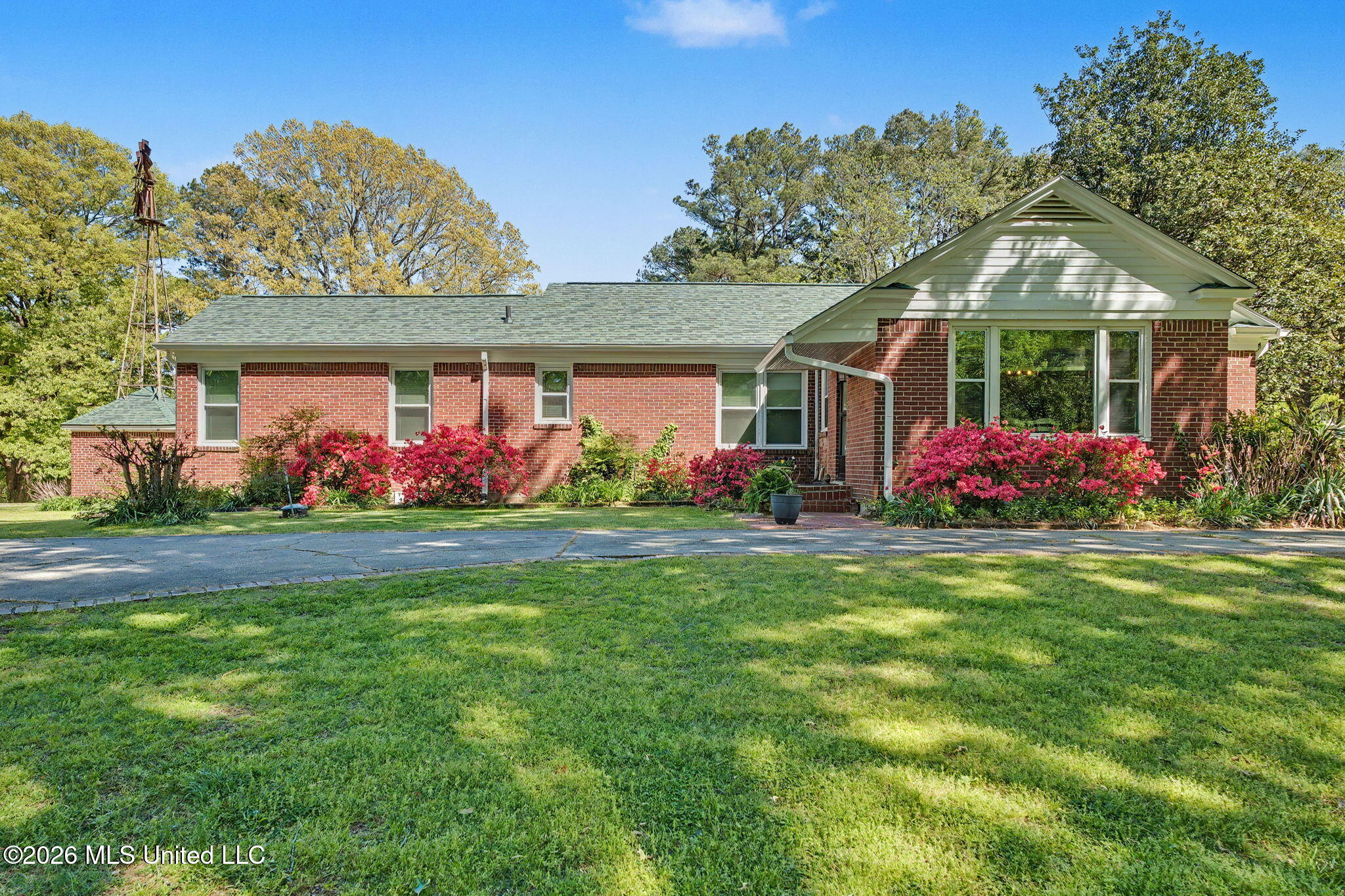 9120 Old Highway 61 Property Photo 1