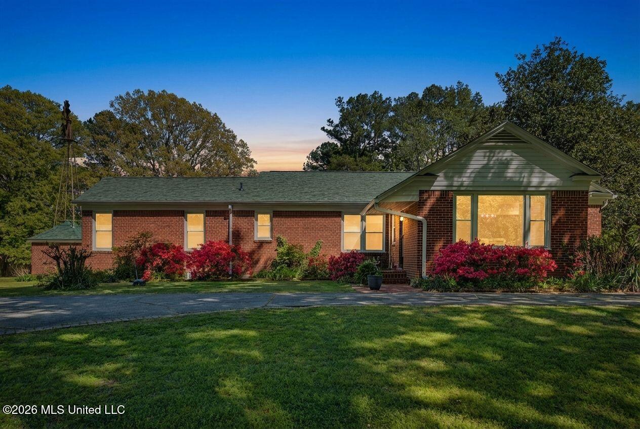 9120 Old Highway 61 Property Photo 13