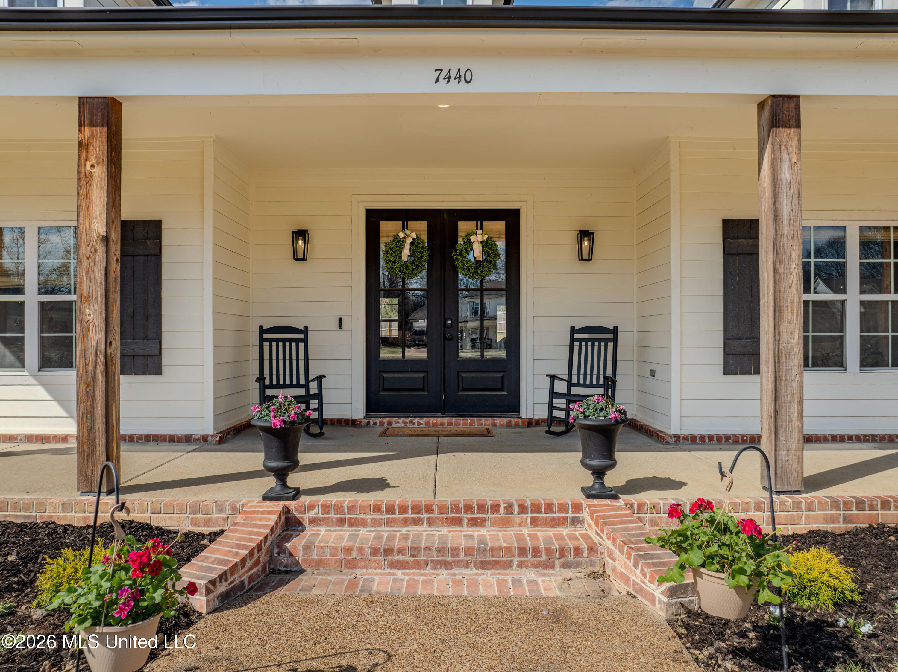 7440 Crosswinds Boulevard Property Photo 3