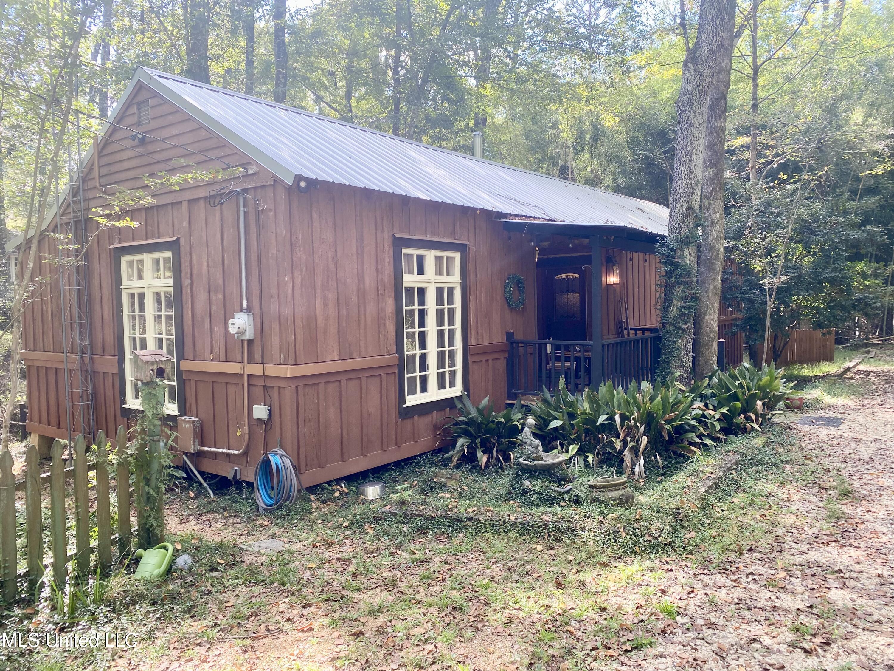 140 Westover Drive Property Photo 4