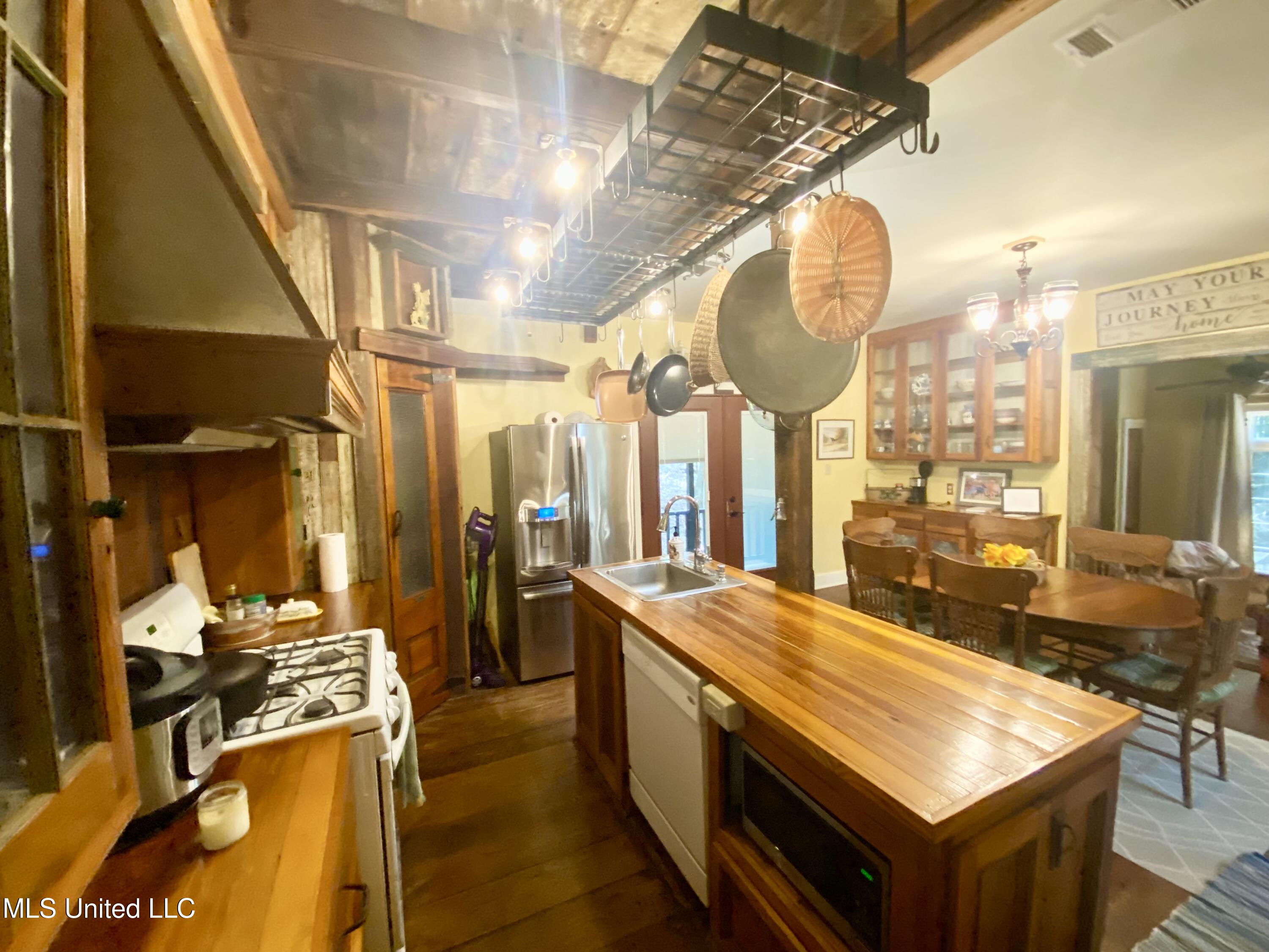 140 Westover Drive Property Photo 15