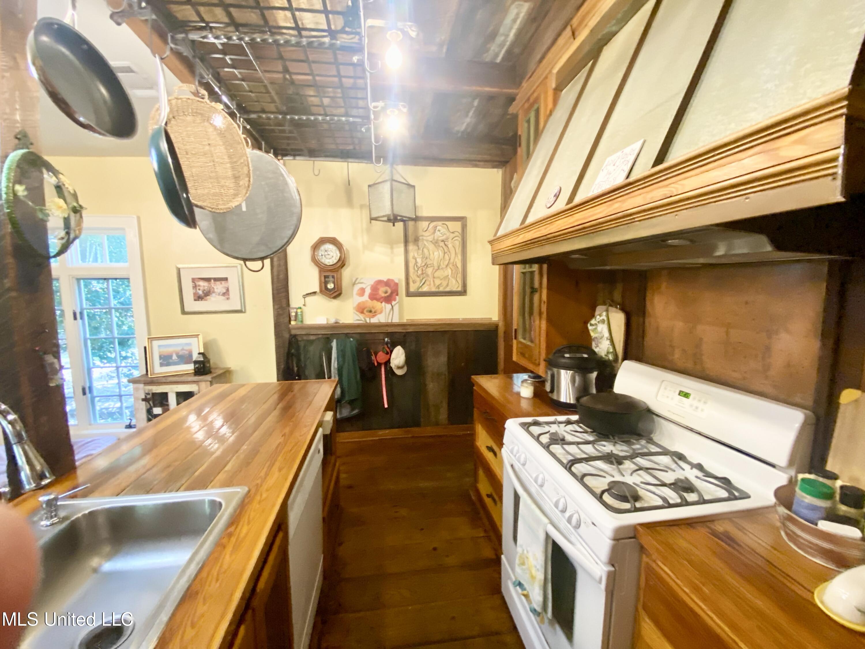 140 Westover Drive Property Photo 19