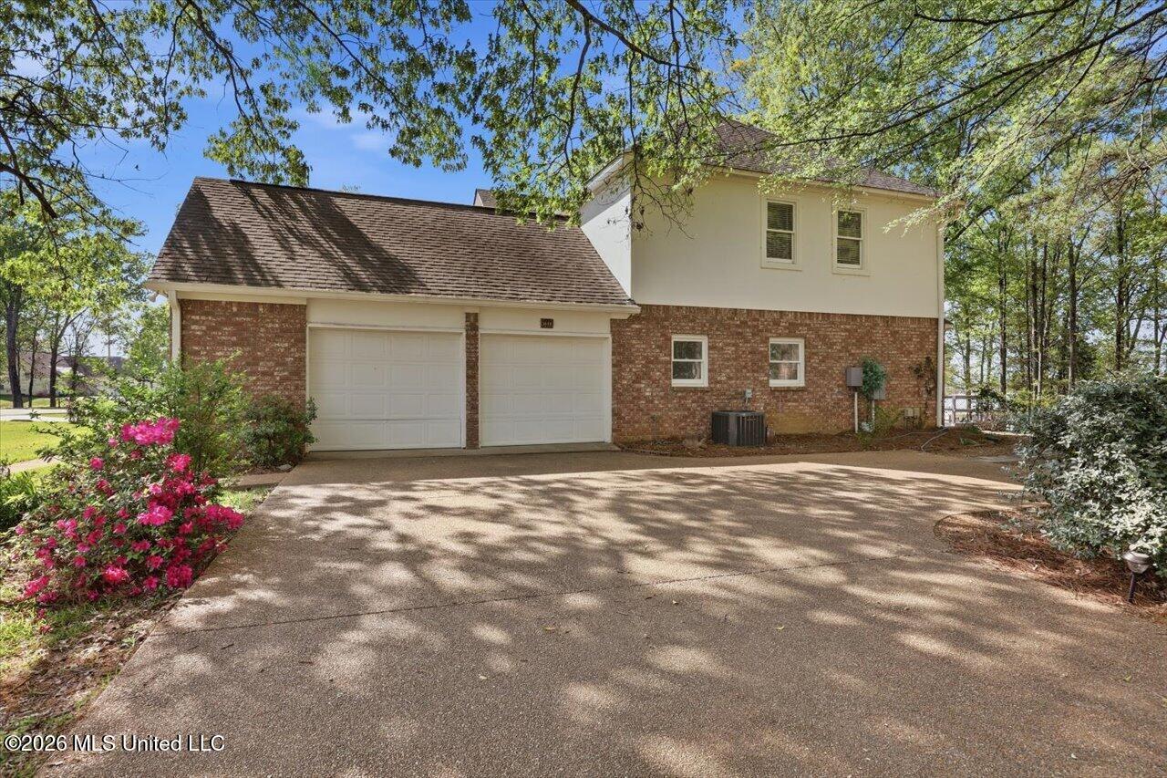 150 Lake Ridge Drive Property Photo 4