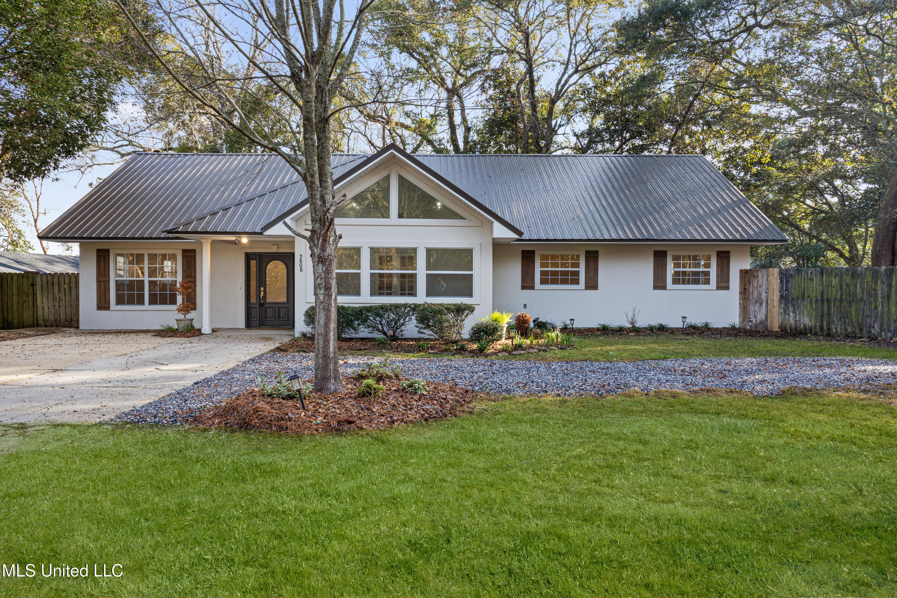 5808 Ridge Road Property Photo 2